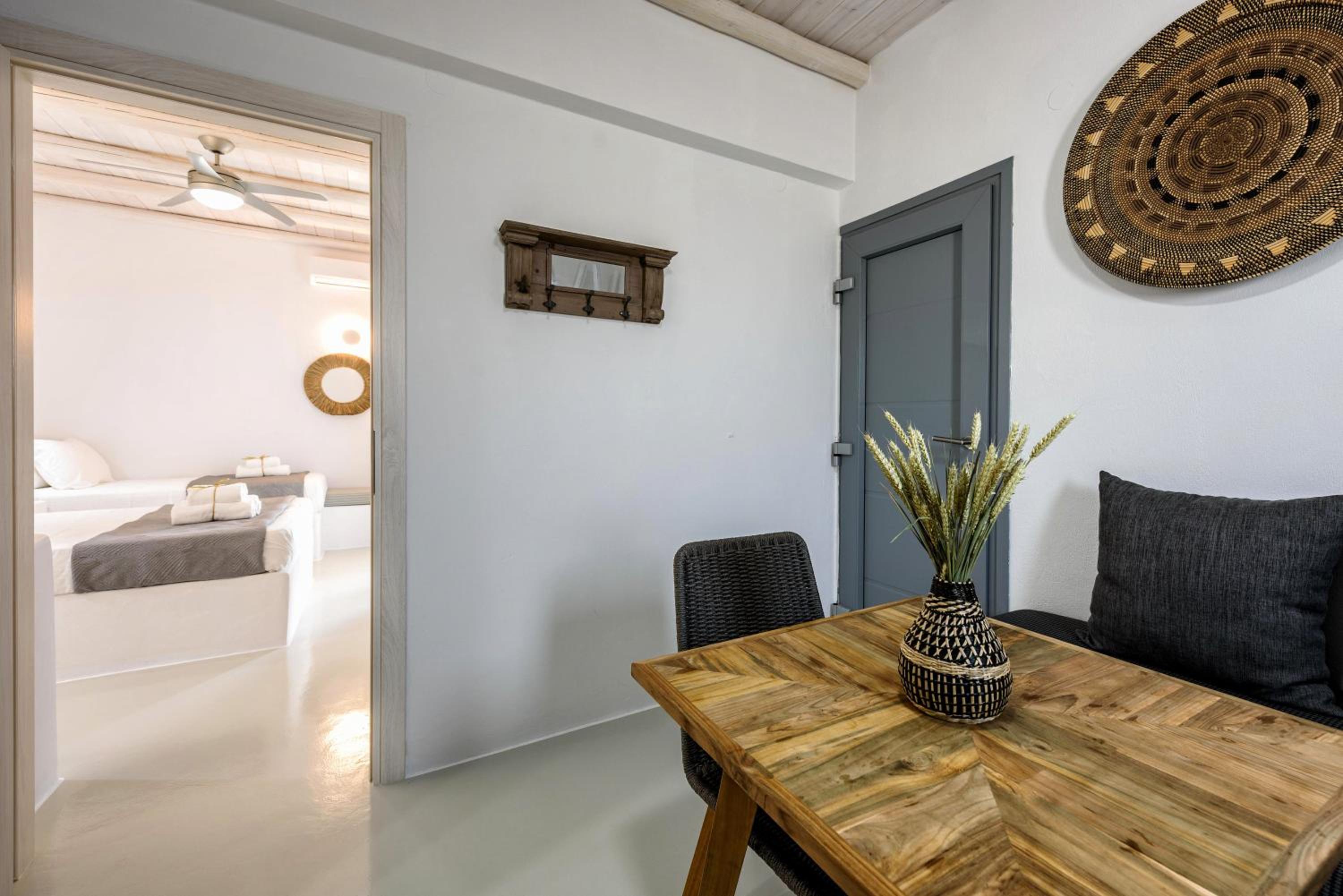 Apartment with Sea View - Photo 9