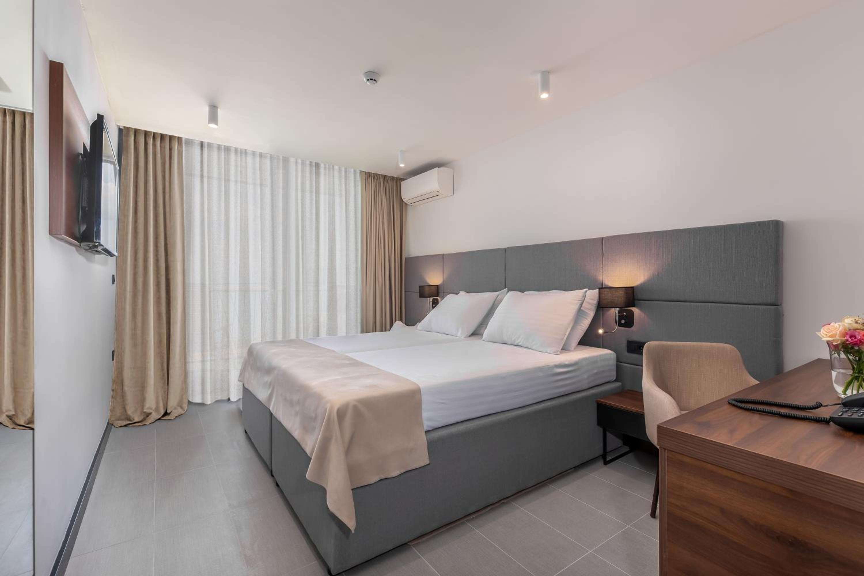 Double or Twin Room photo 1
