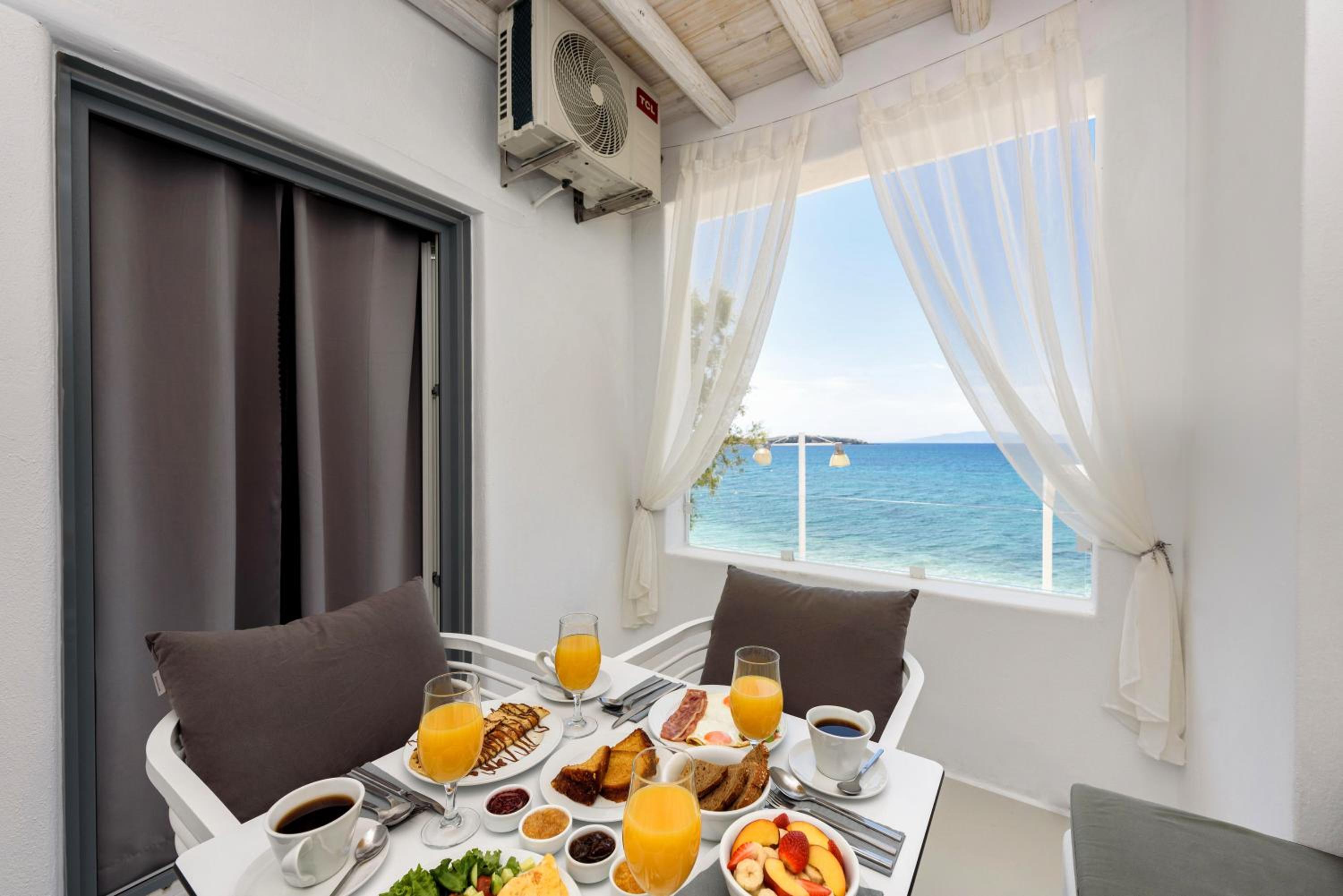 Apartment with Sea View - Photo 5