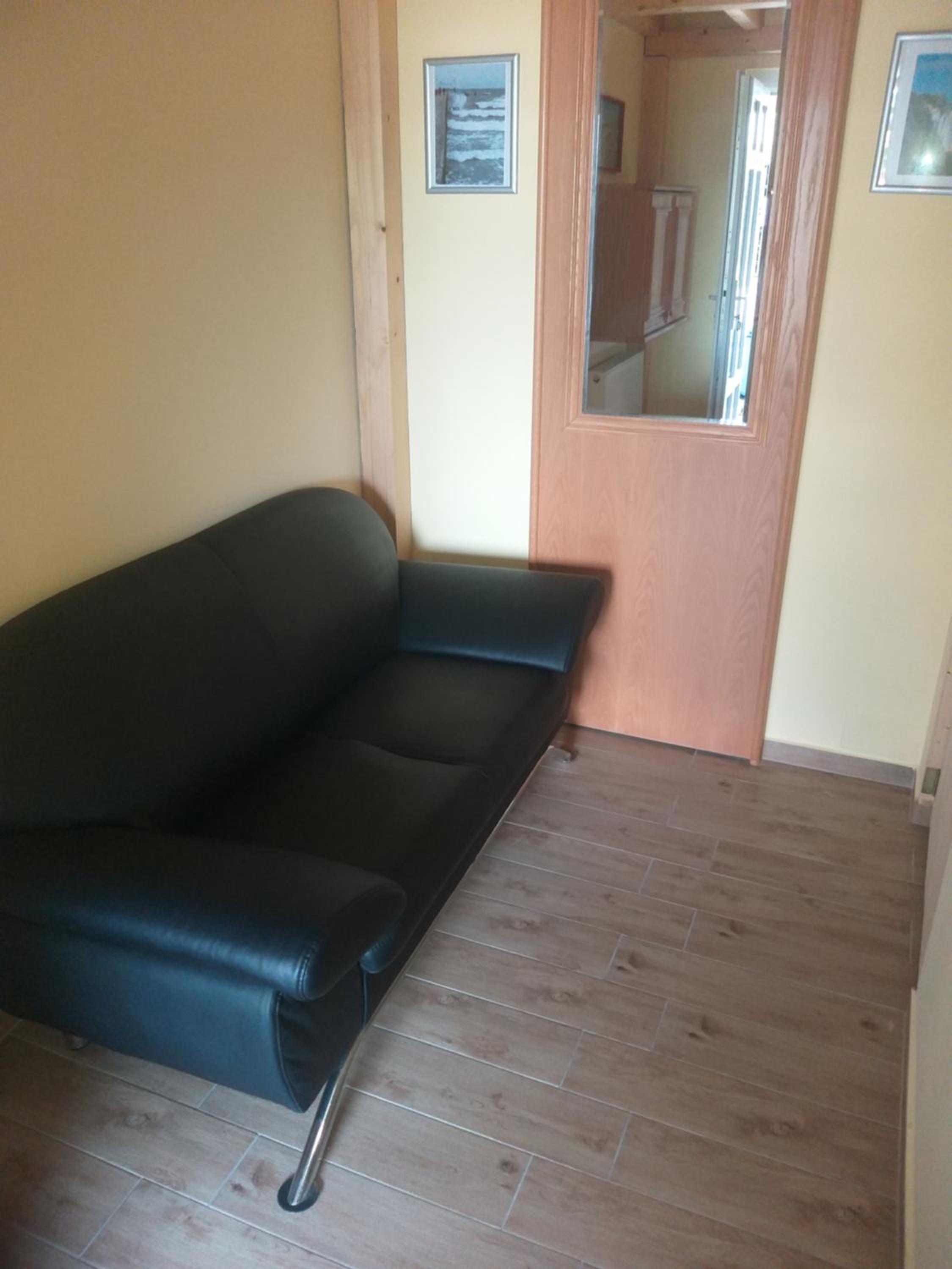 Standard Twin Room with Sofa - Photo 2