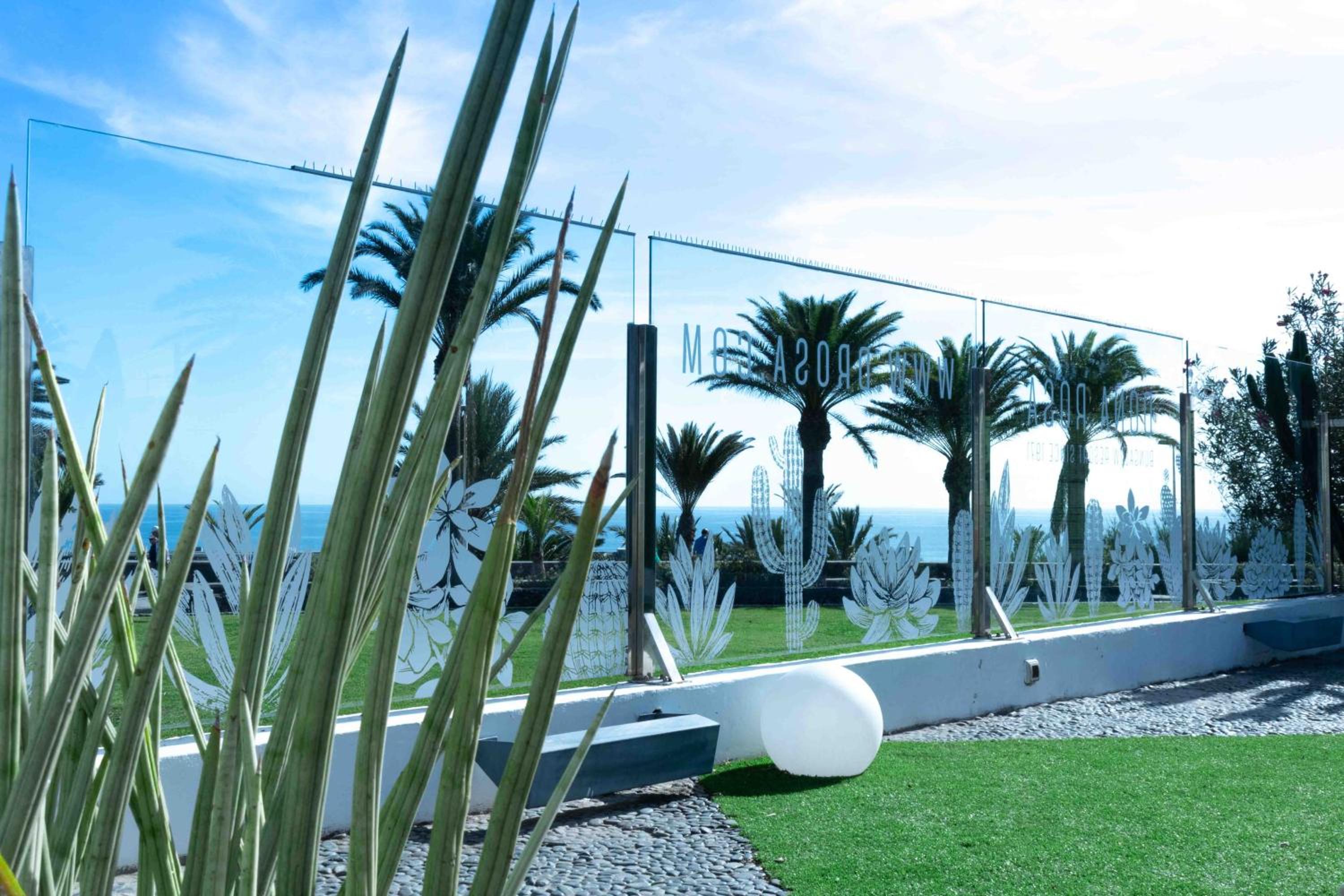 Deluxe Bungalow with Sea View - Photo 18