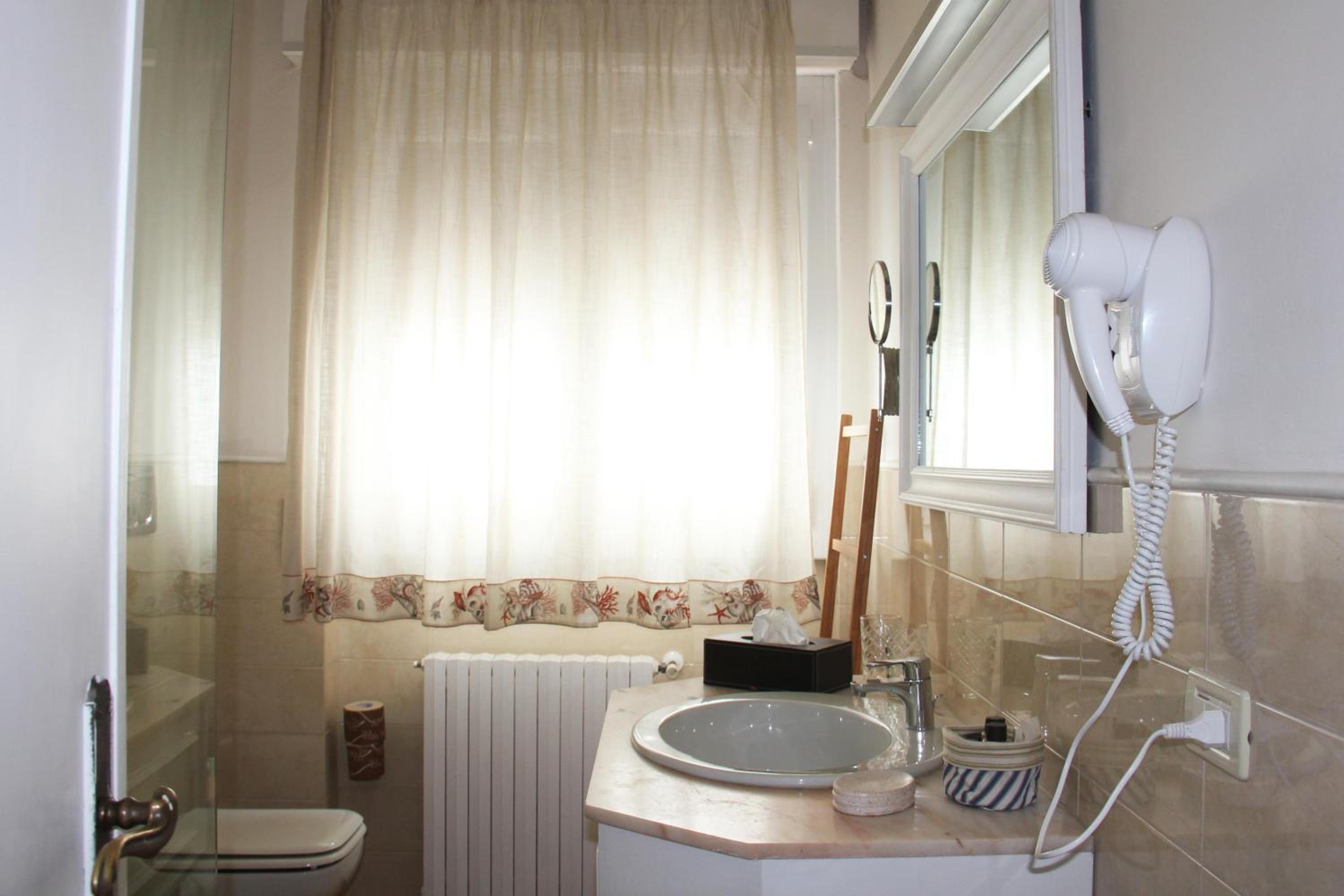 Junior Suite with Terrace - Photo 3