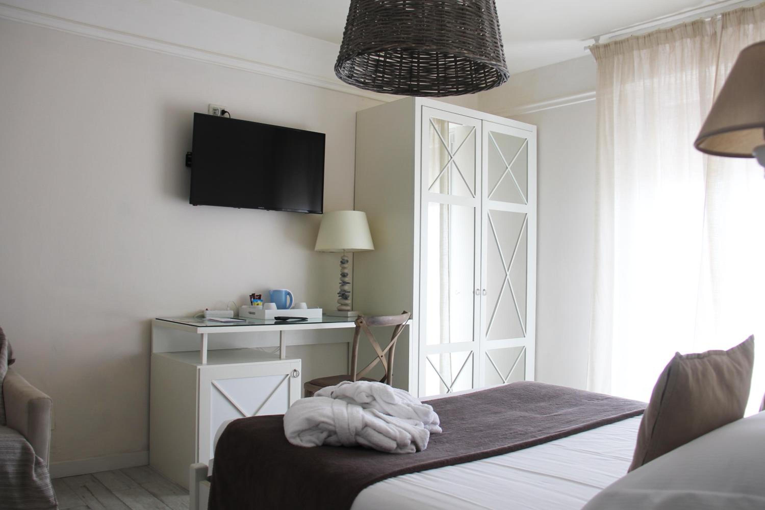 Junior Suite with Terrace - Photo 4