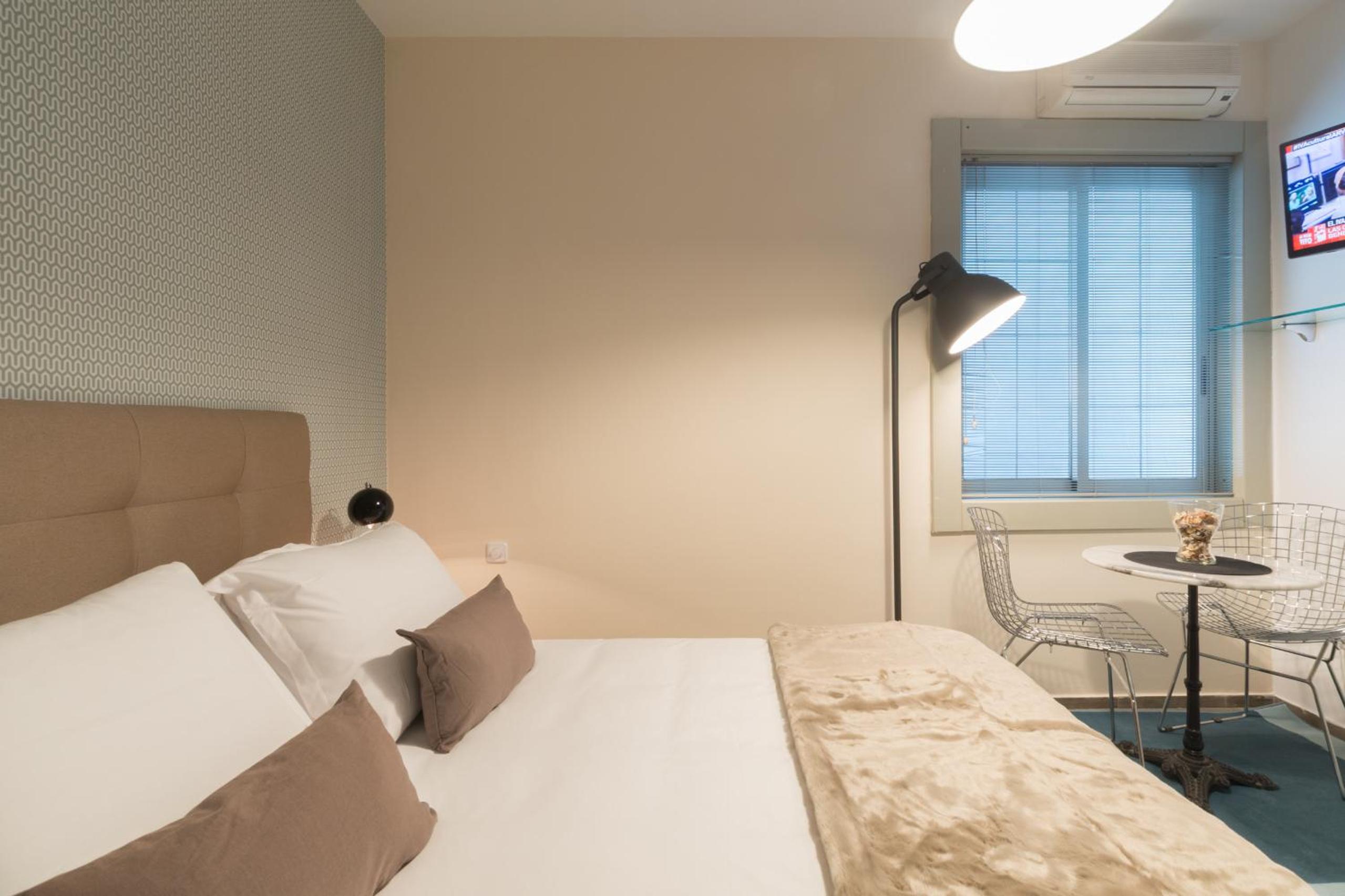 Studio Apartment Interior IV thumbnail 5