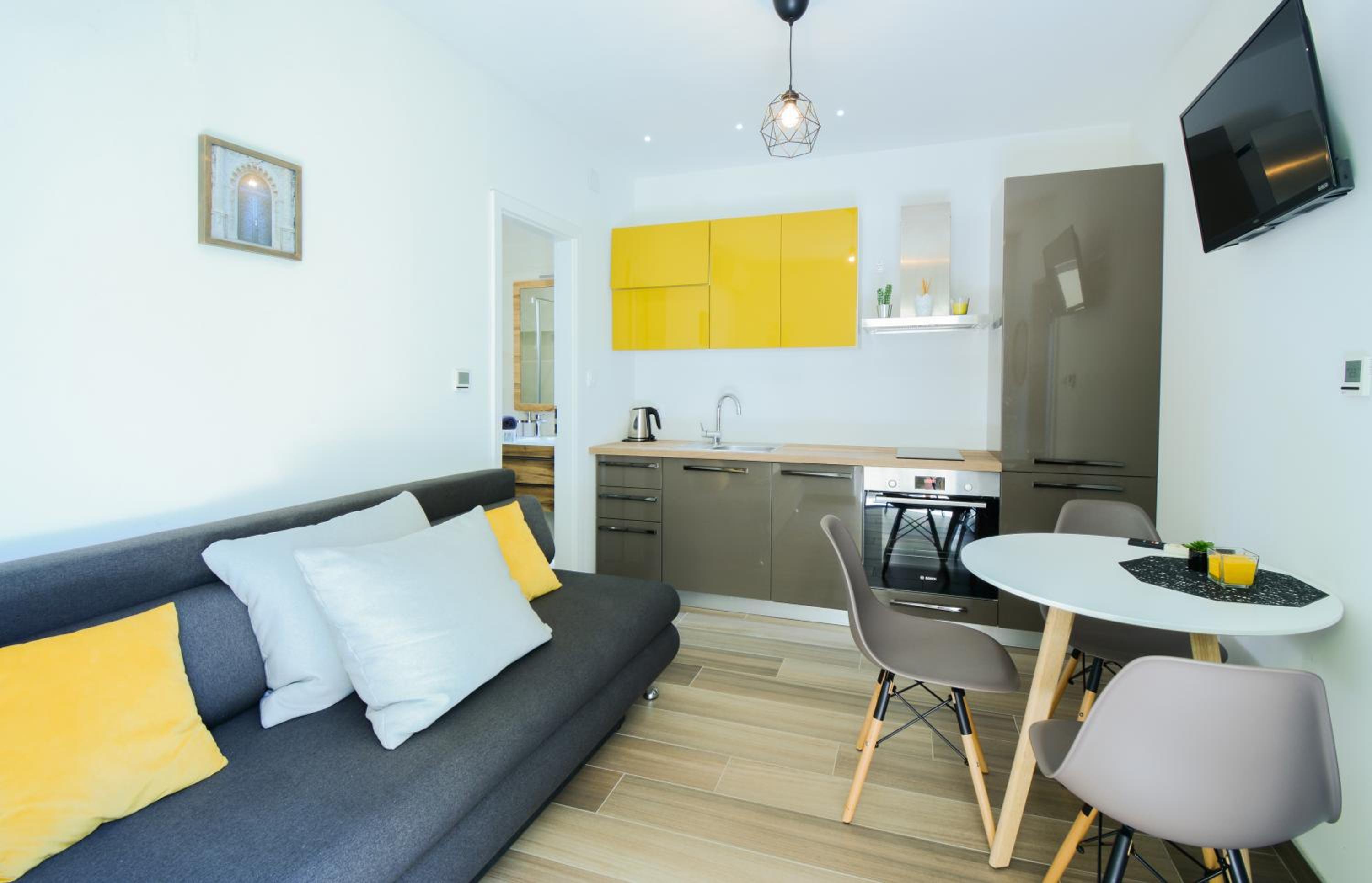 One-Bedroom Apartment