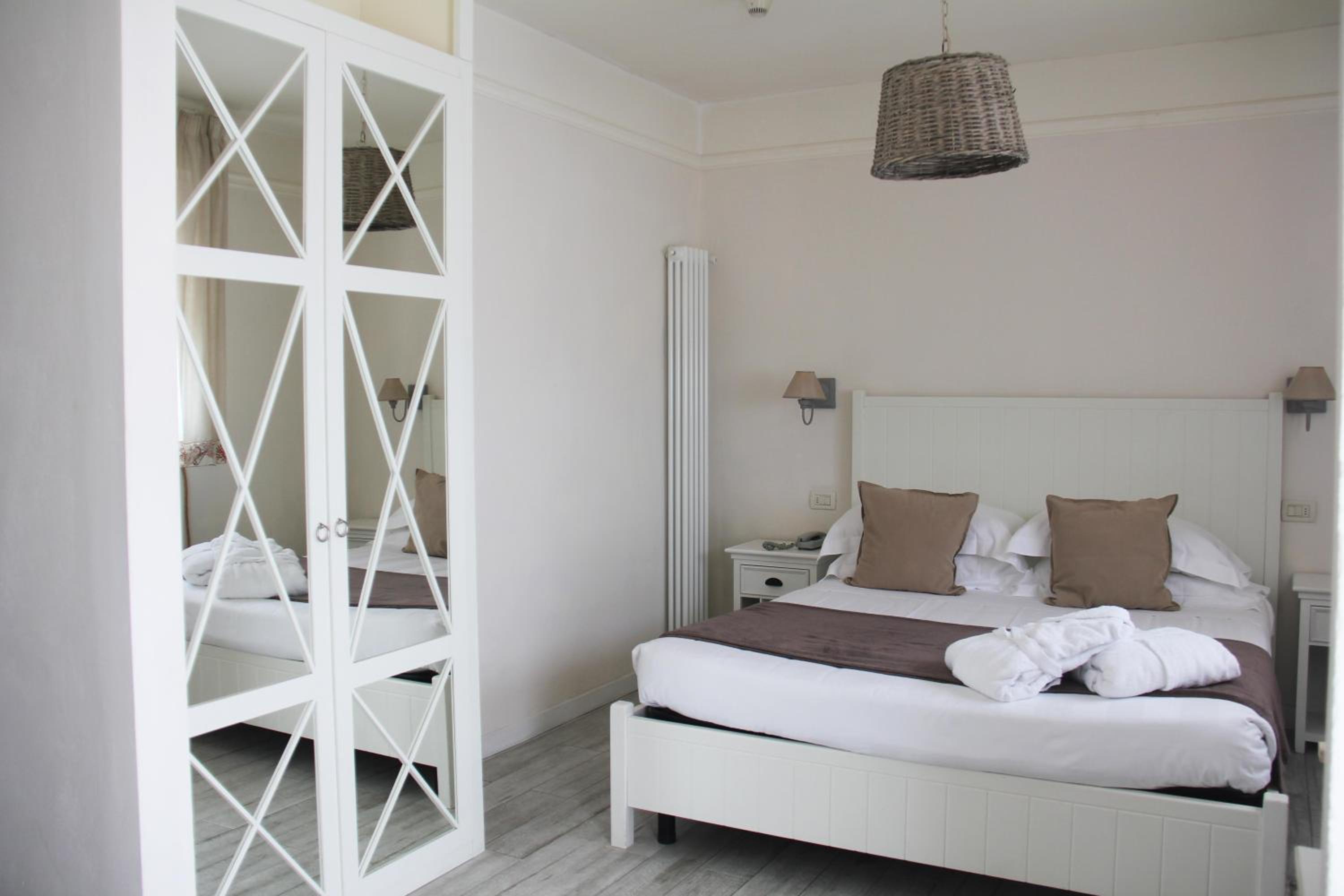 Junior Suite with Garden View - Photo 6