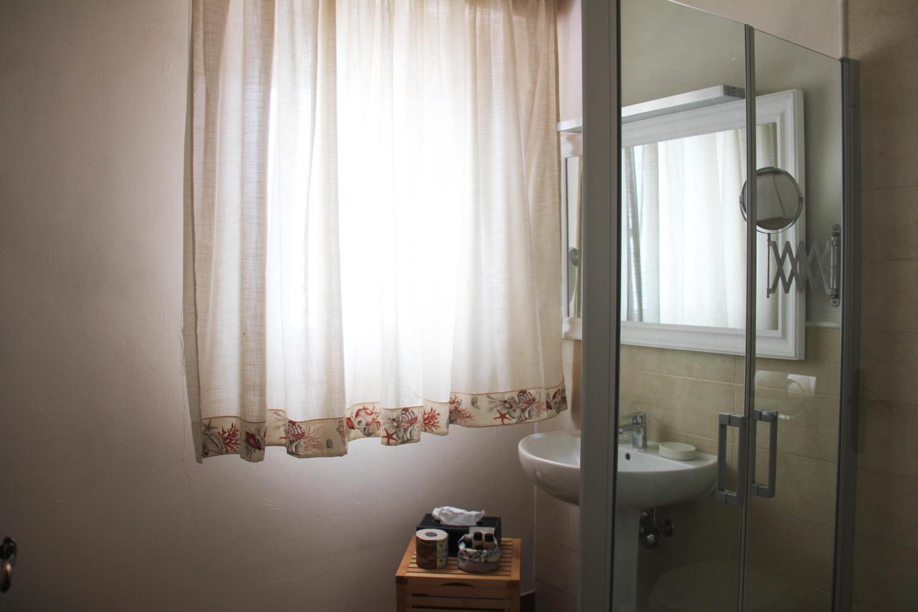 Junior Suite with Garden View - Photo 2