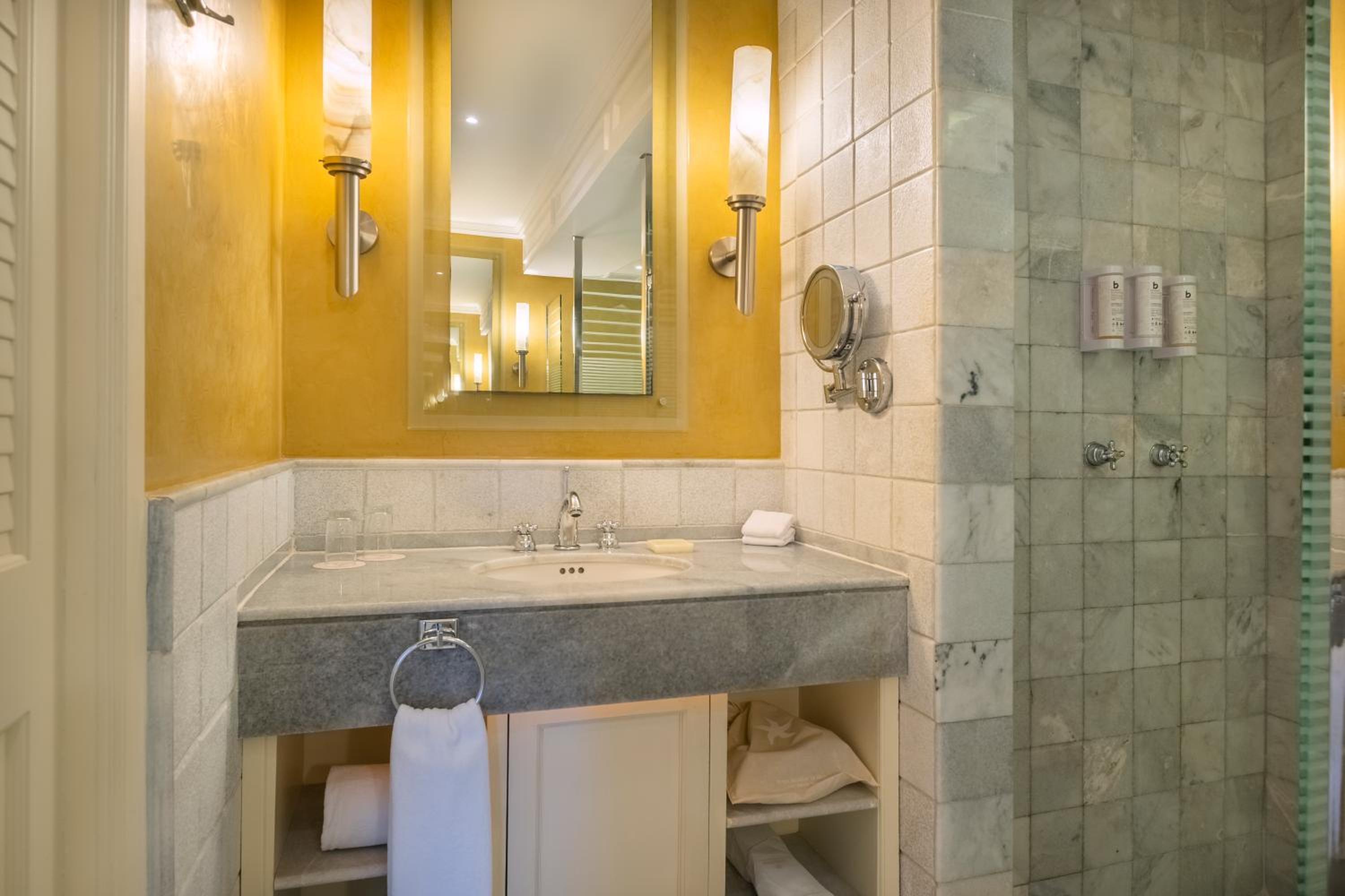 Ocean Front Butler Suite Beach Access