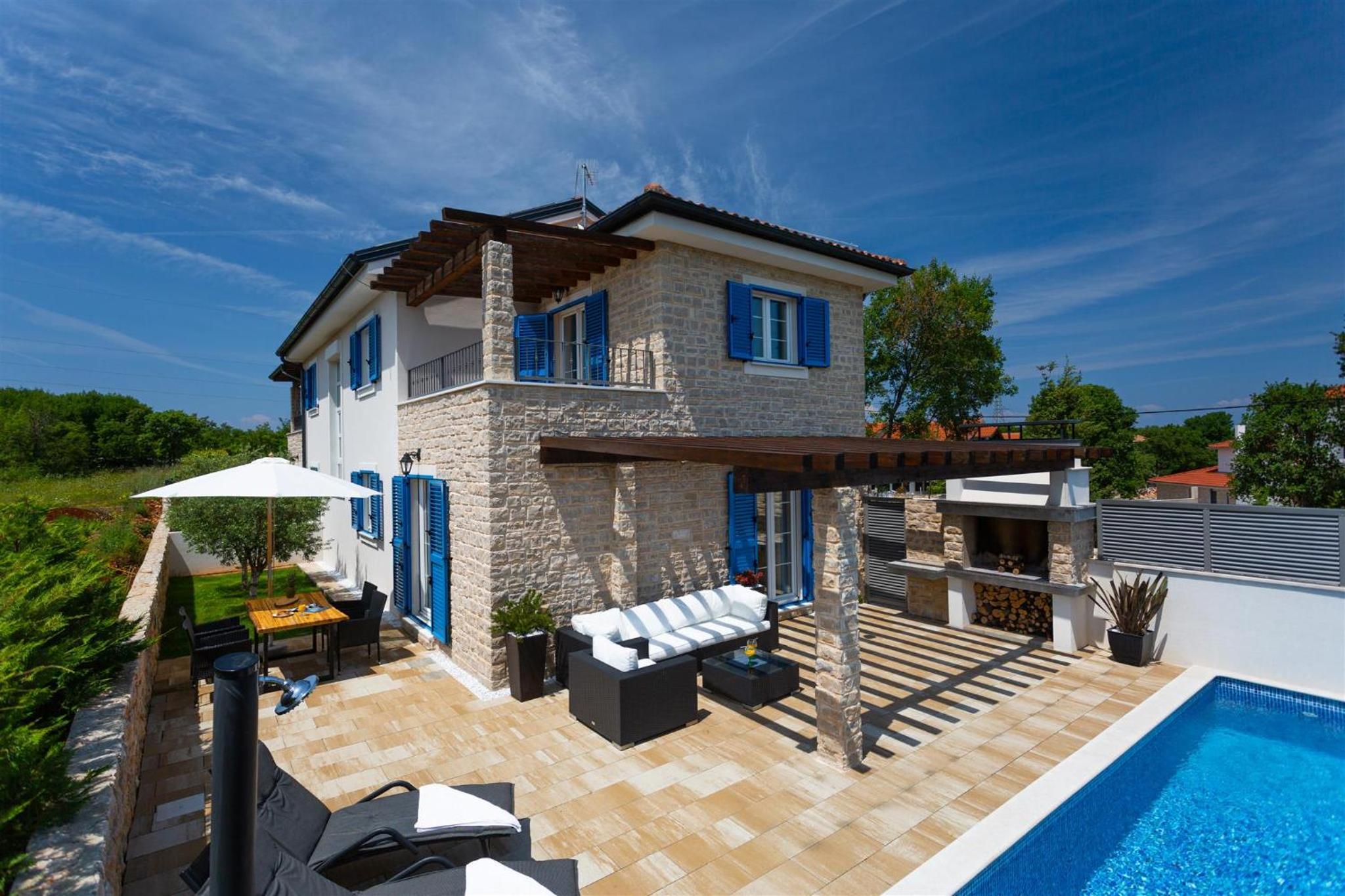 Apartment with Pool View  photo 2