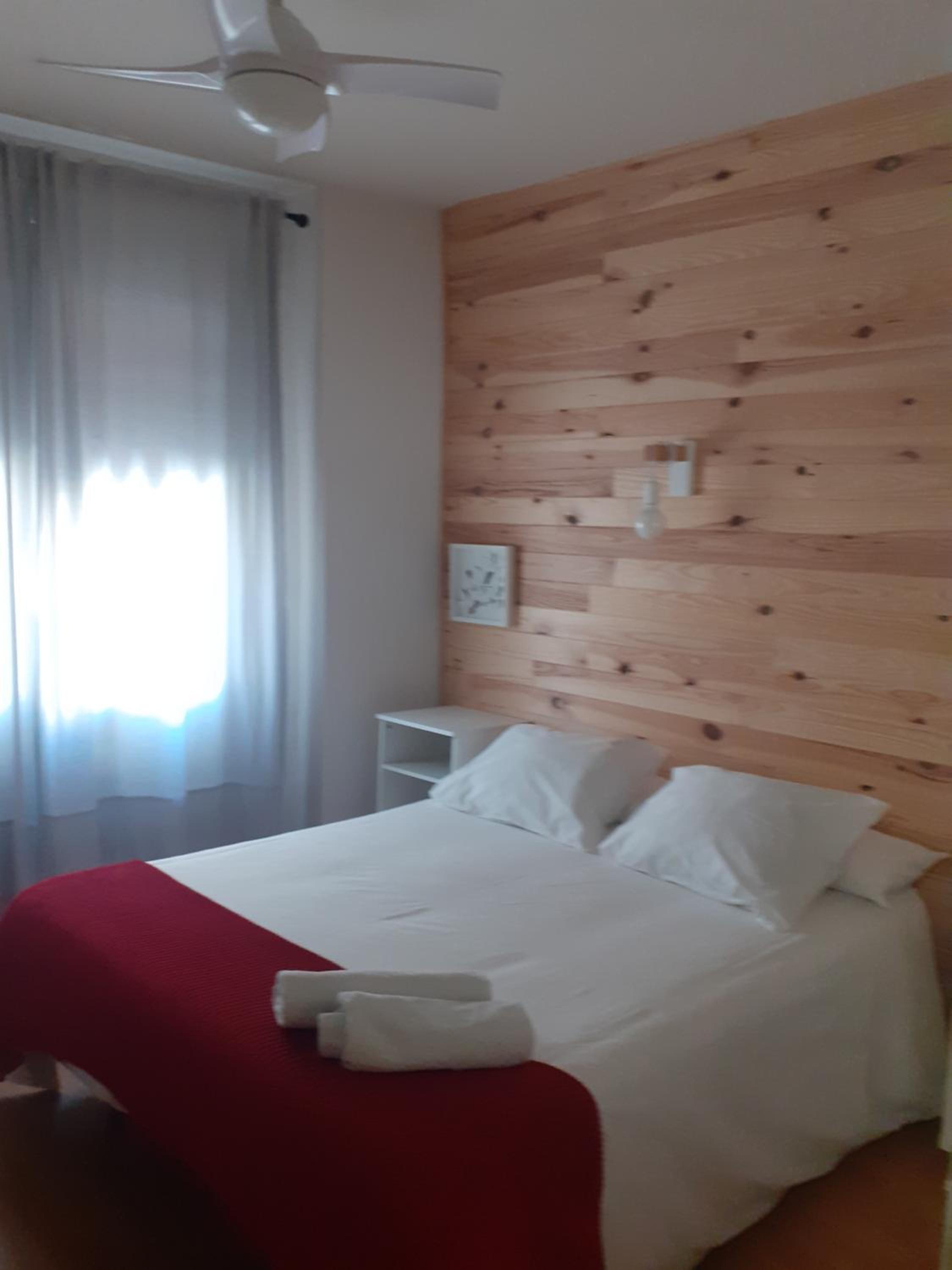 Apartamento de 5 habitaciones con balcón