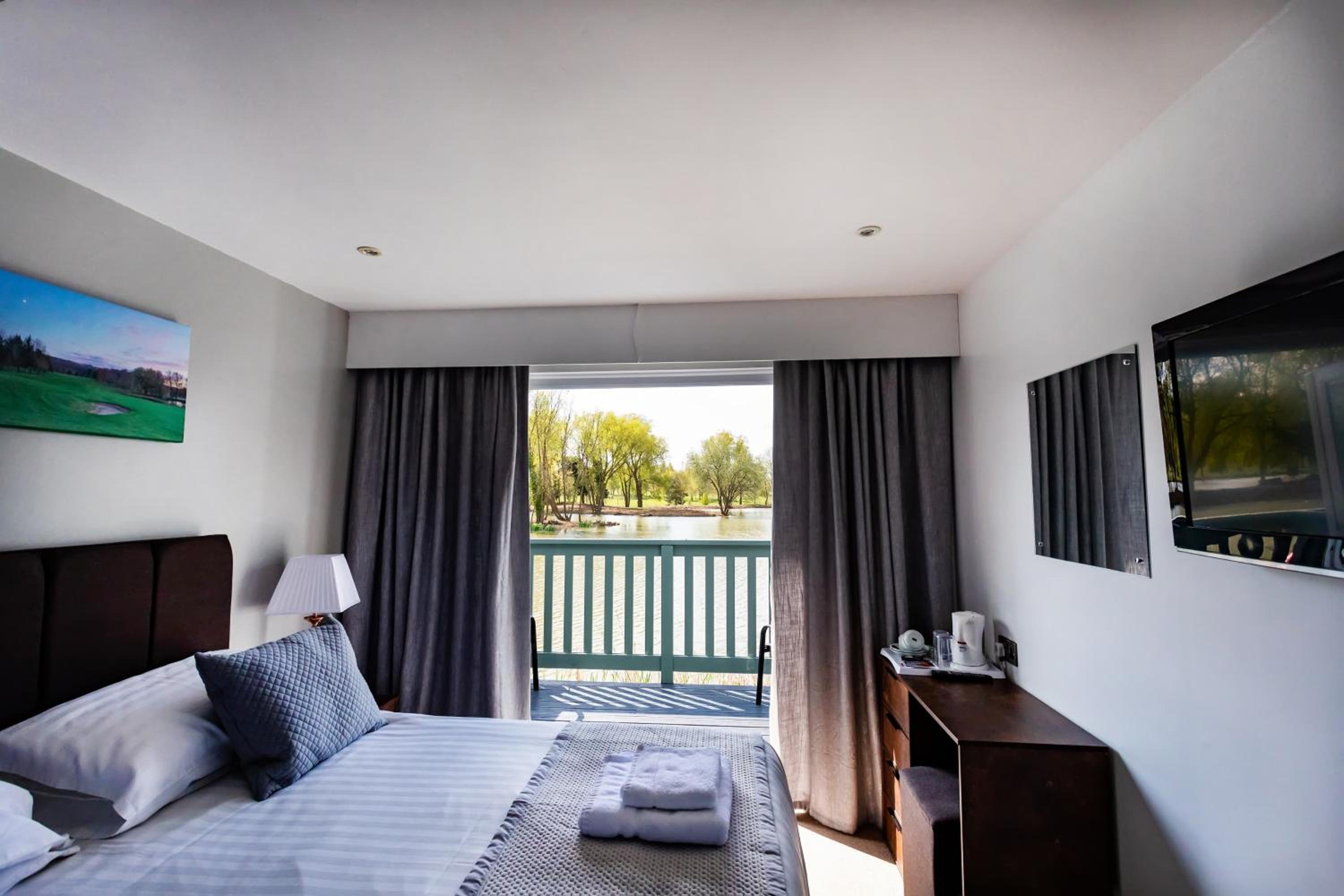 Double Room with Lake View