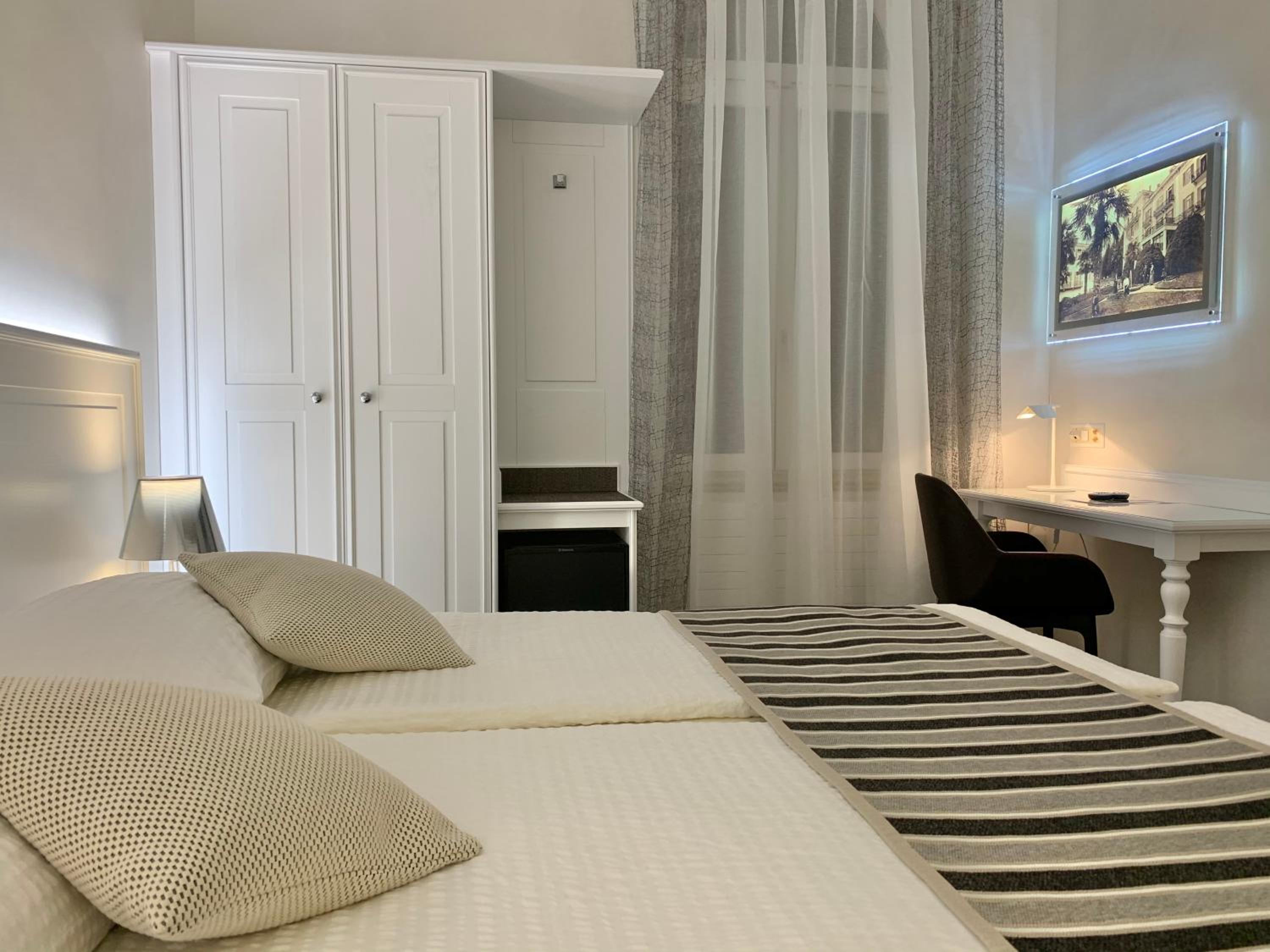 Superior Twin Room - Photo 10