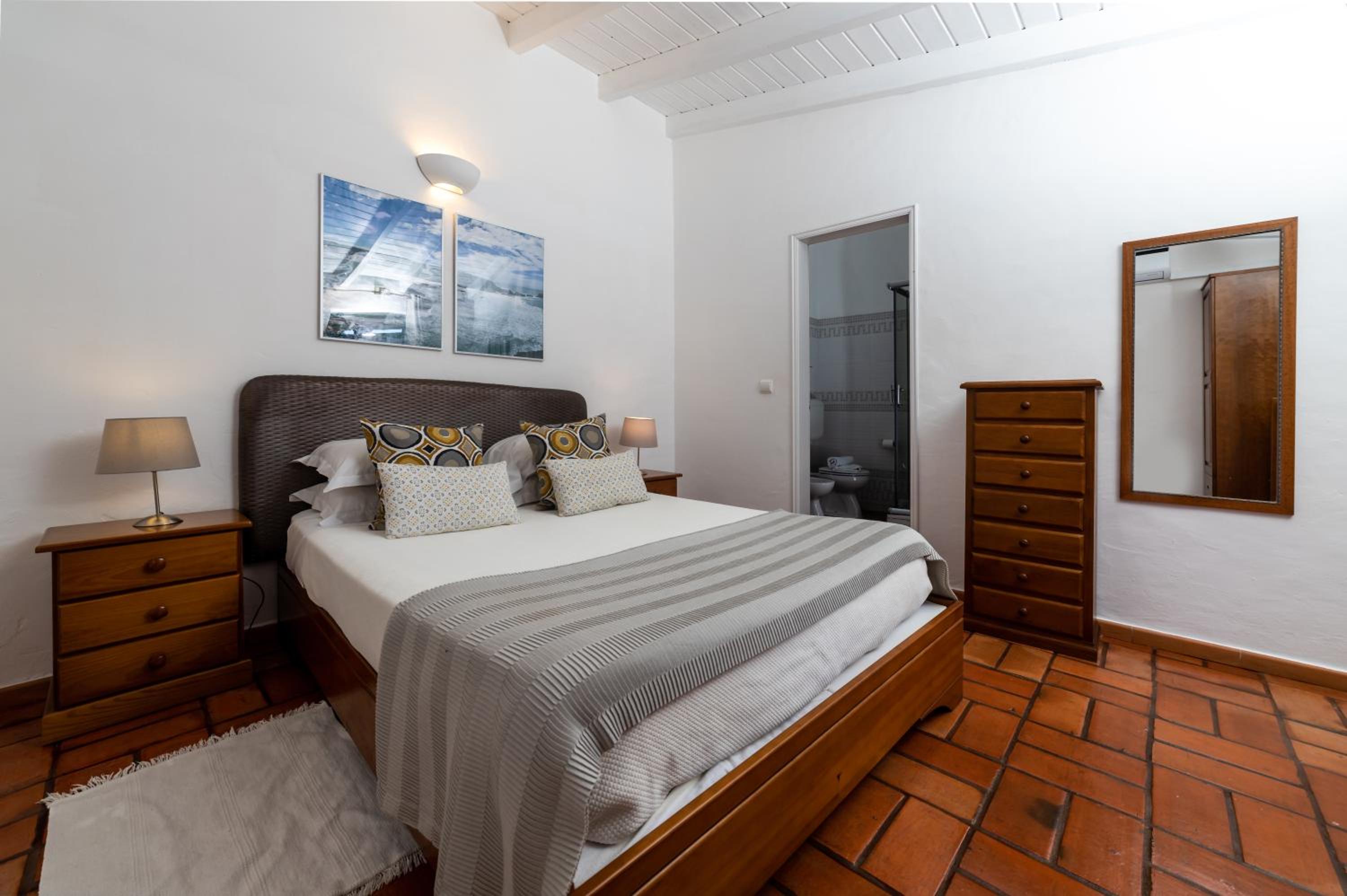 Double Room - Photo 8