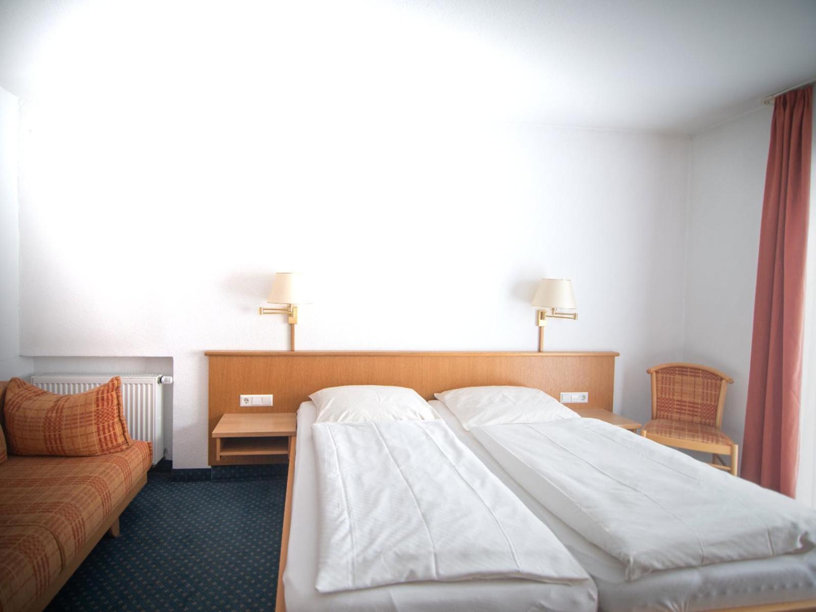 Double Room - Photo 9