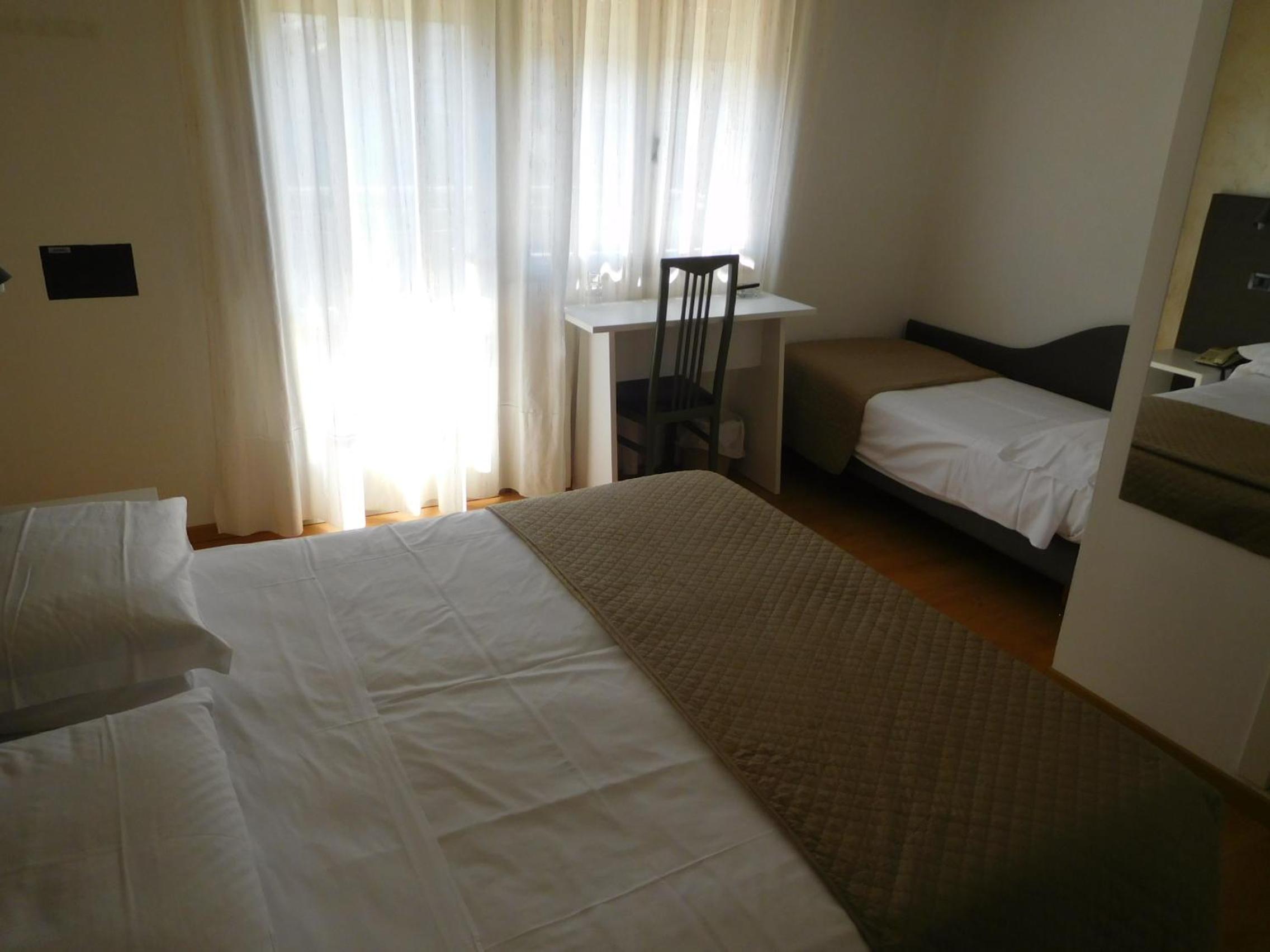 Triple Room photo 2