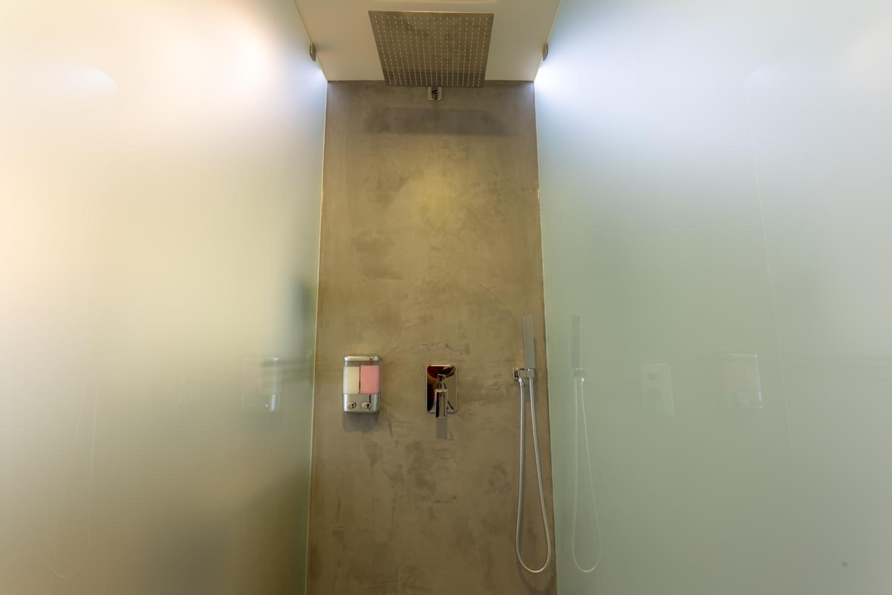 Twin Room - Photo 2