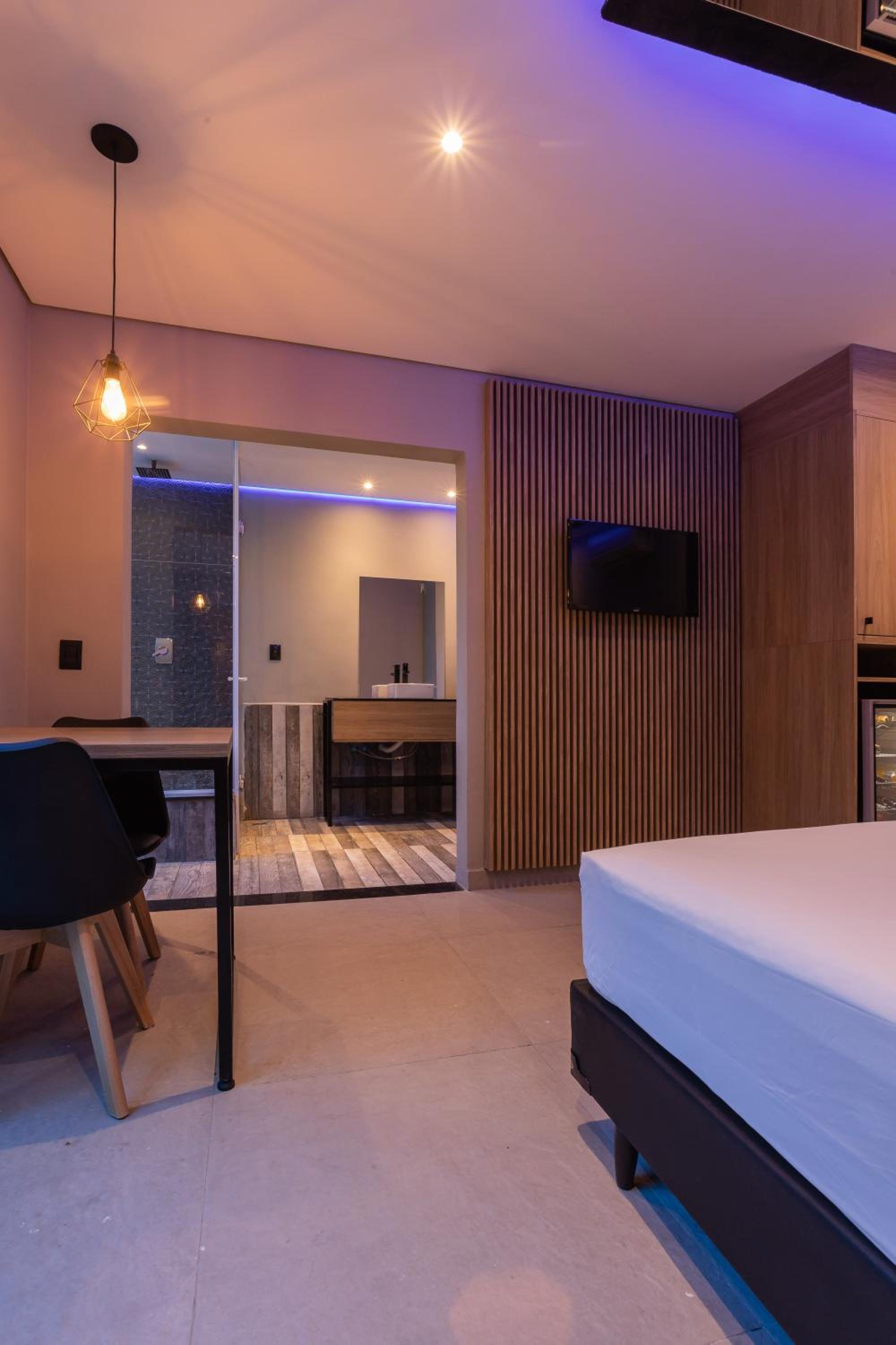 Studio with Spa Bath - Photo 4