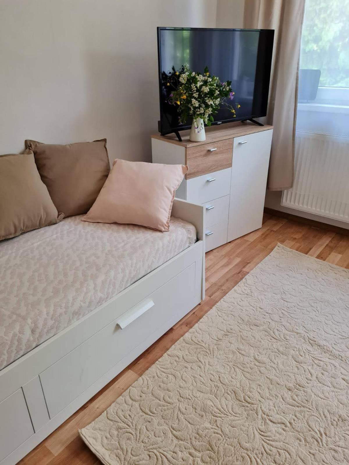 Double Room with Extra Bed - Photo 8