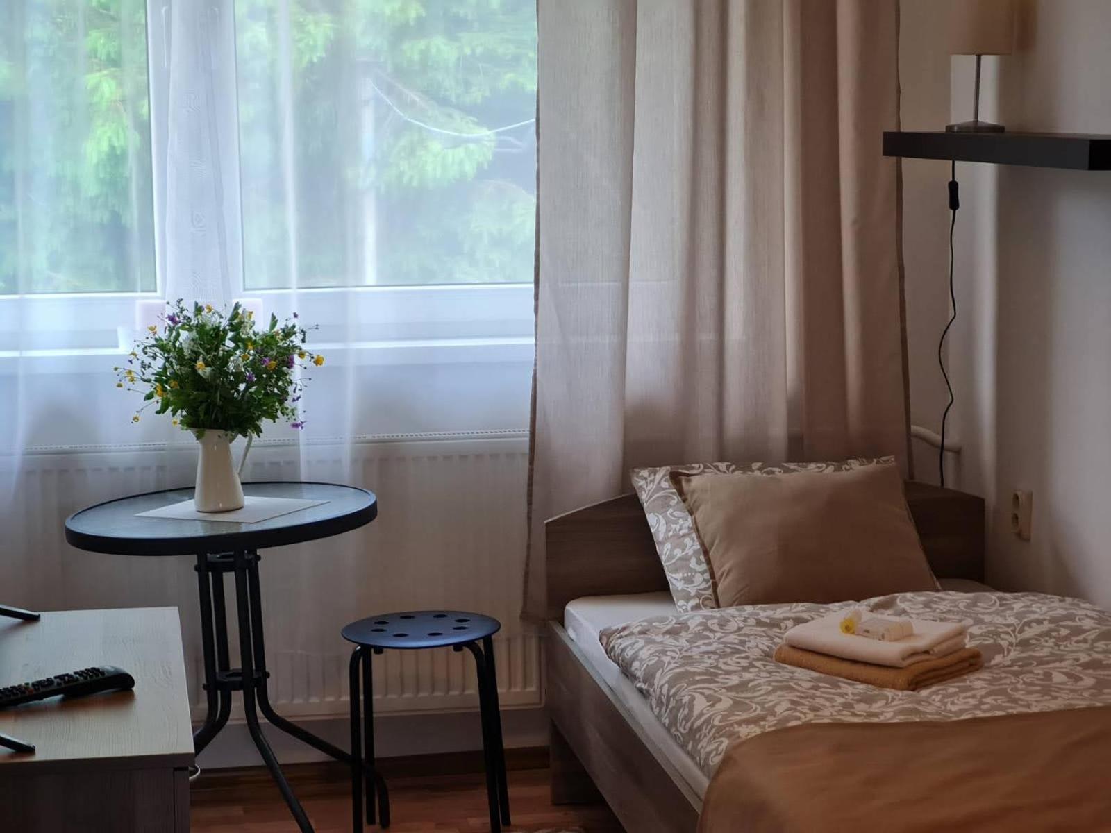 Twin Room with Private Bathroom - Photo 1
