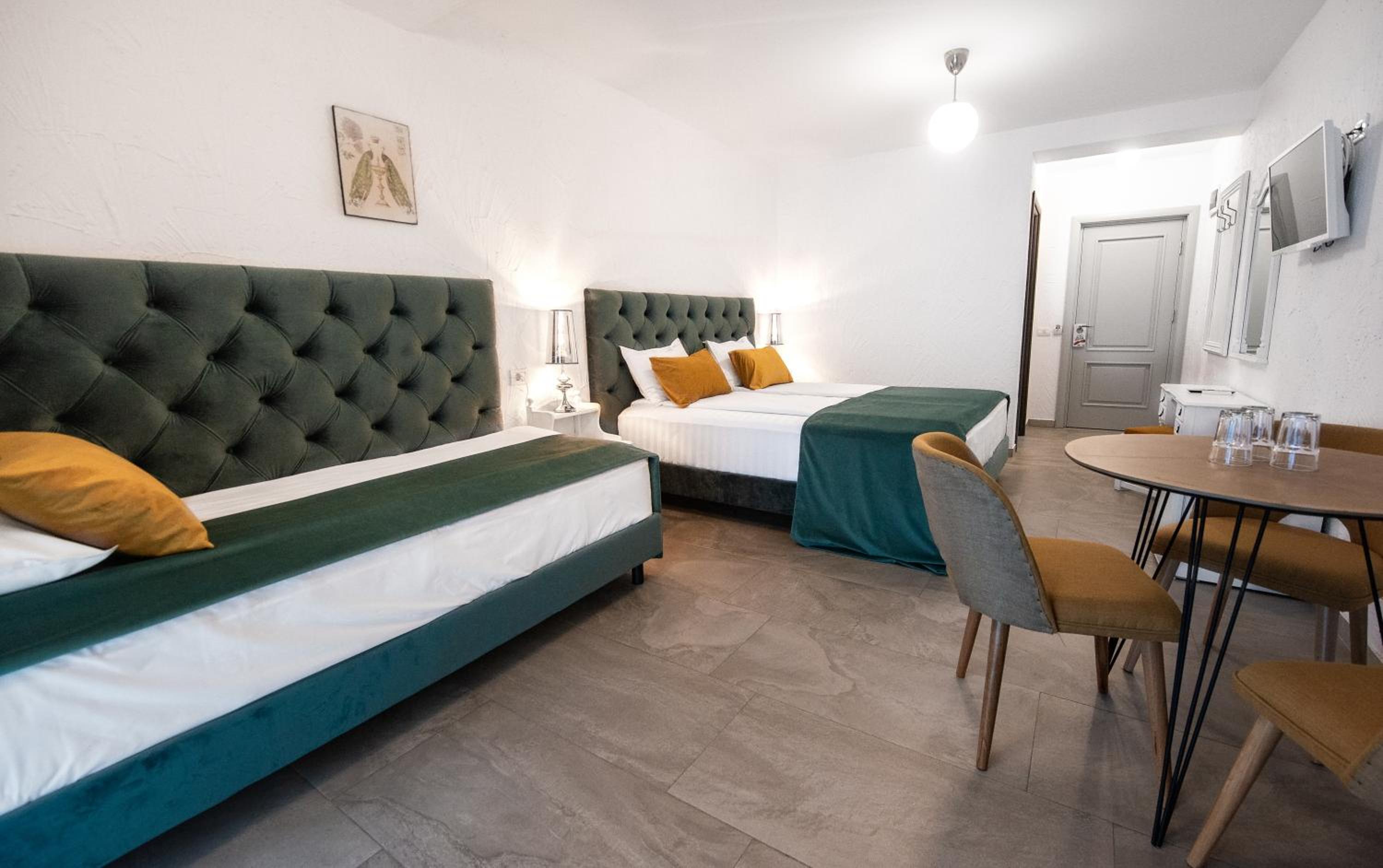 Triple Room with Balcony - Photo 1