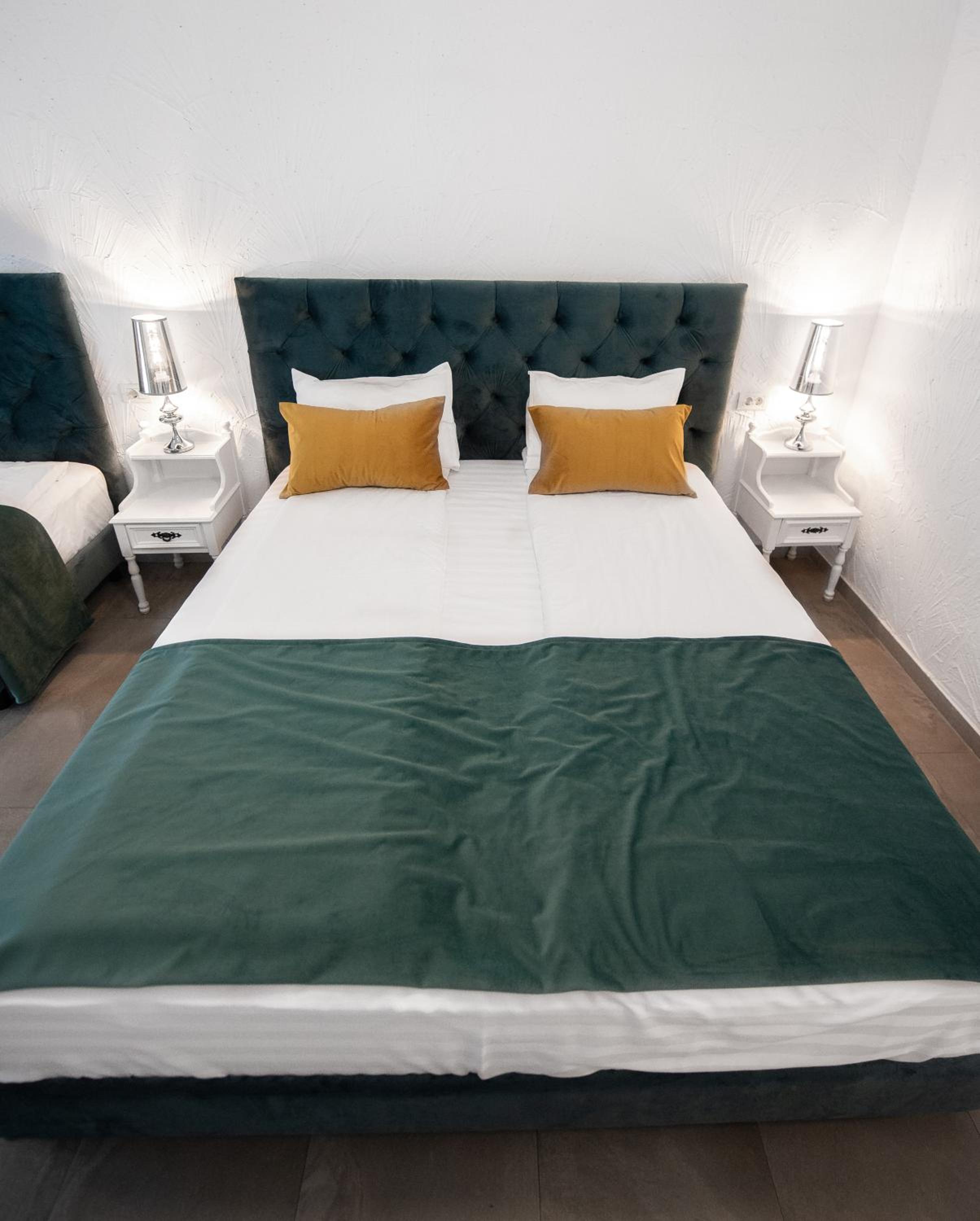 Triple Room with Balcony - Photo 6
