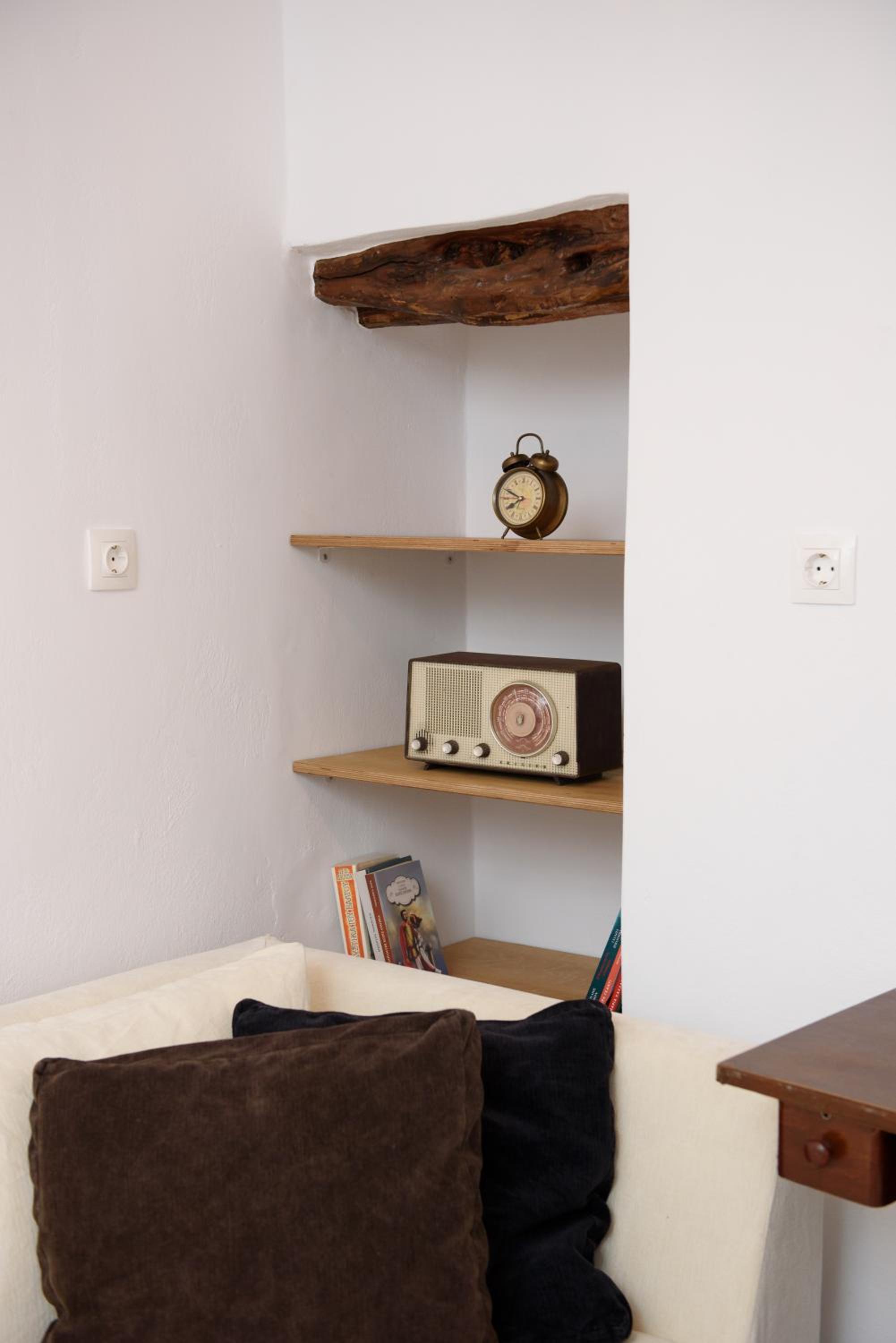 Three-Bedroom House - Photo 8