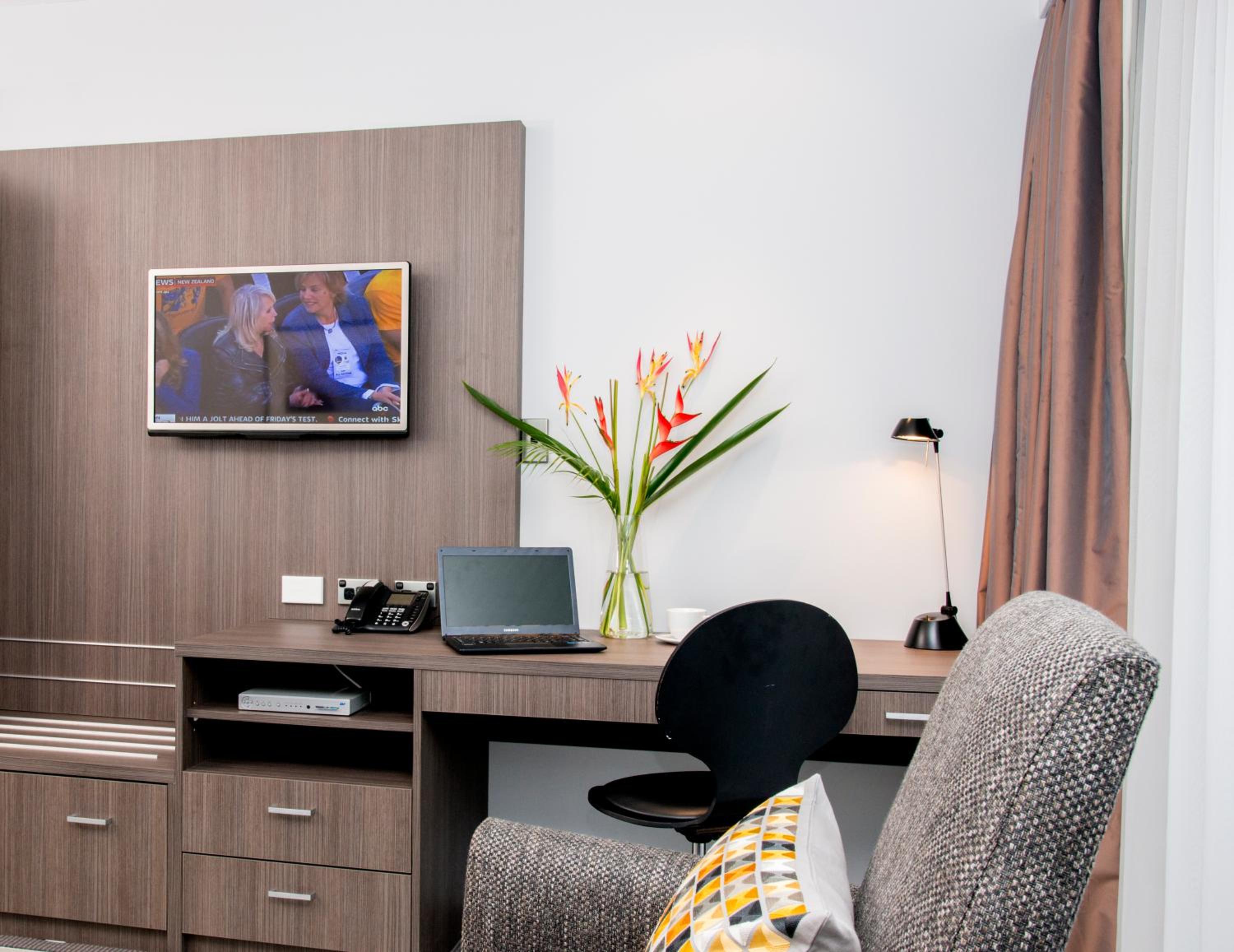 Studio Apartment - Photo 2