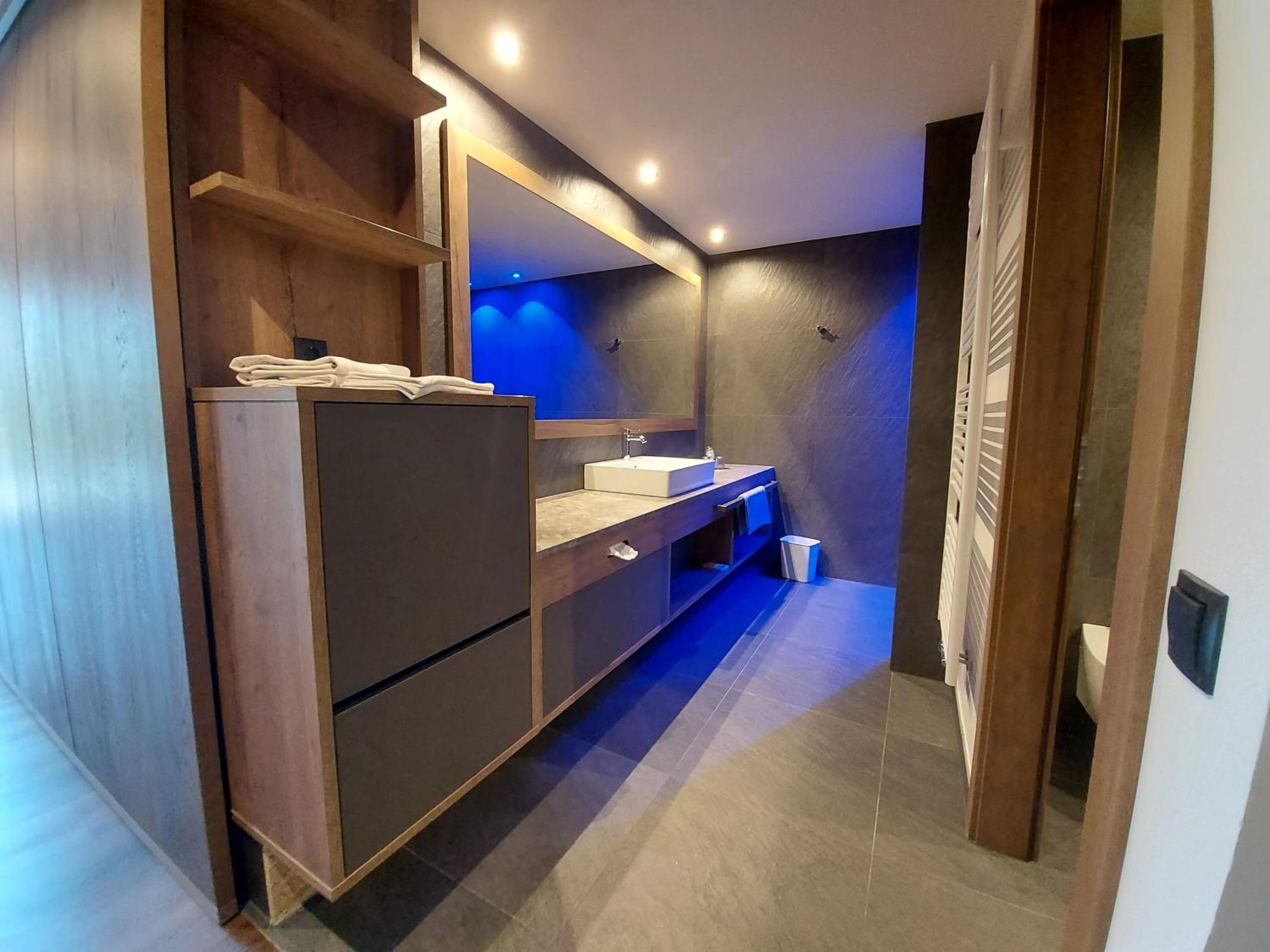 Deluxe Suite photo 3