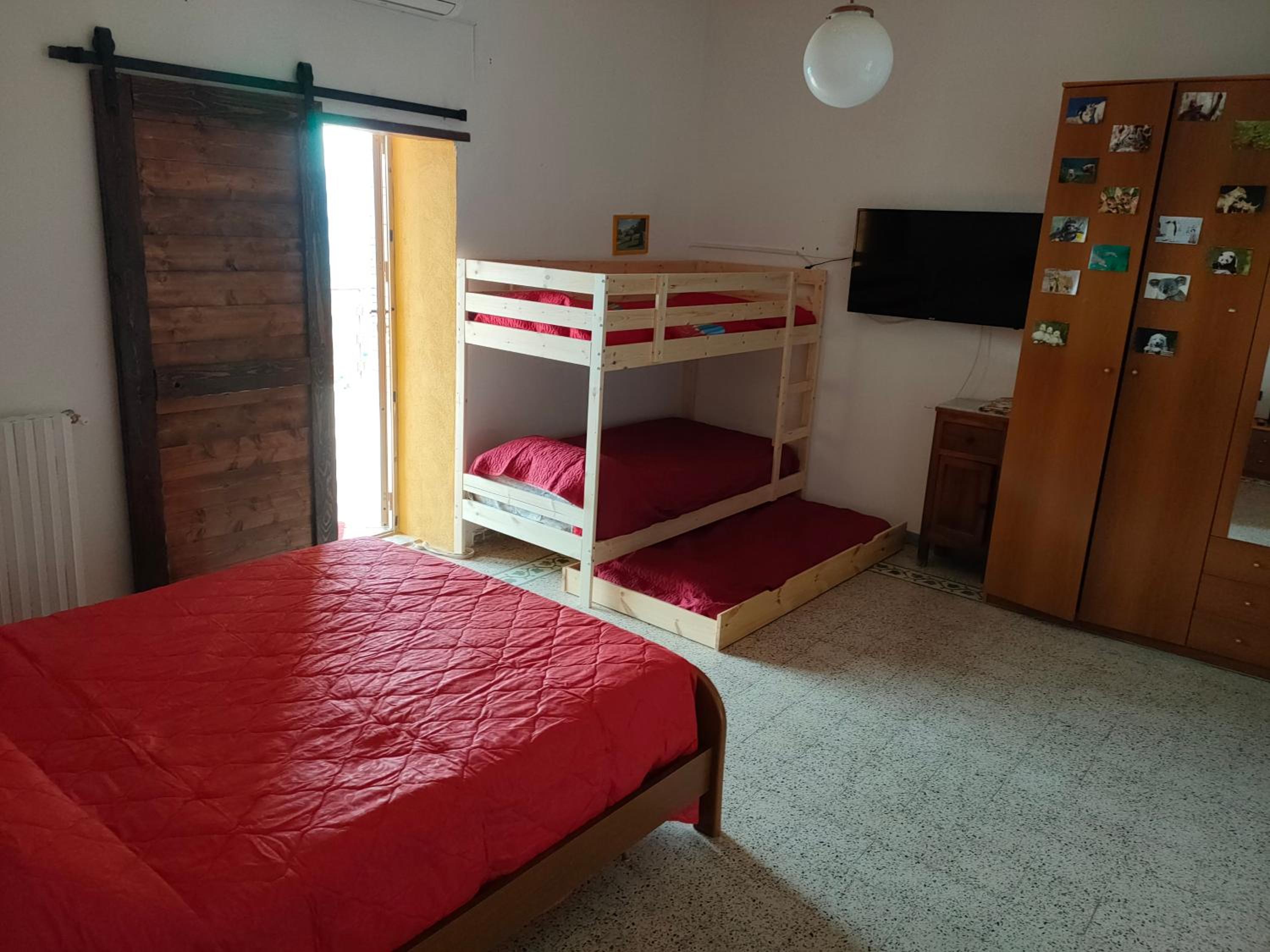 One-Bedroom Apartment - Photo 1