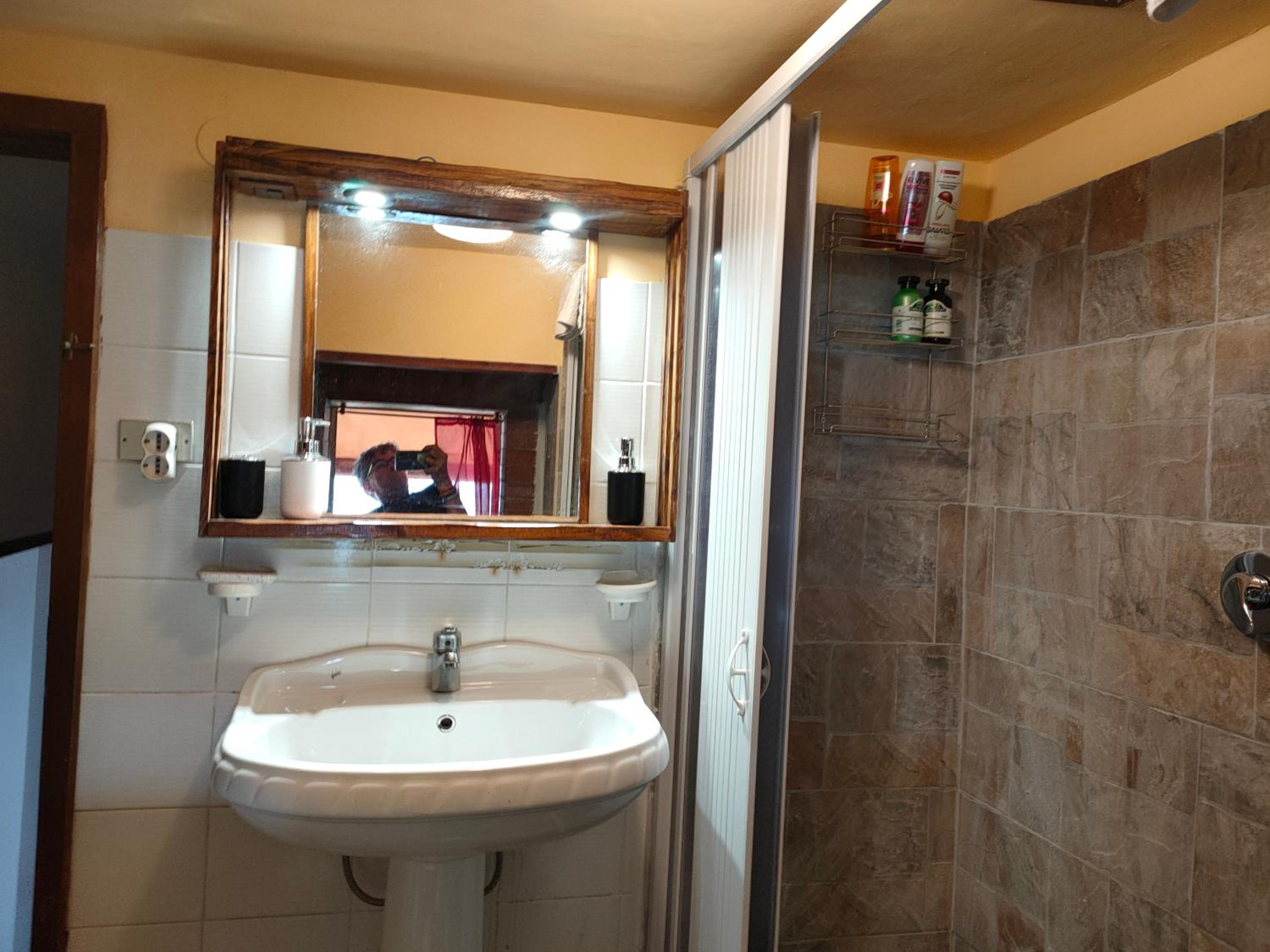 One-Bedroom Apartment - Photo 8