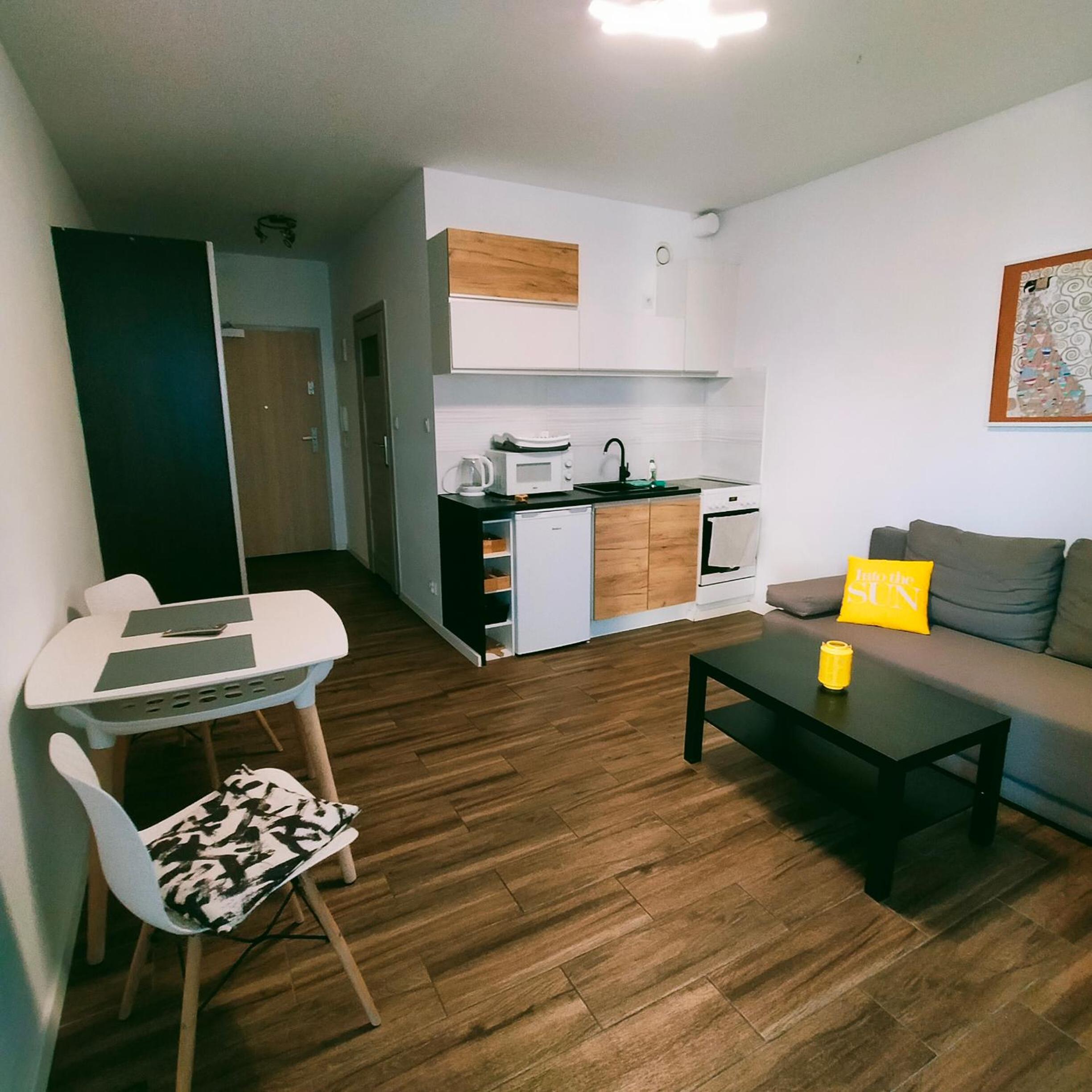 King Suite With Balcony - Photo 10