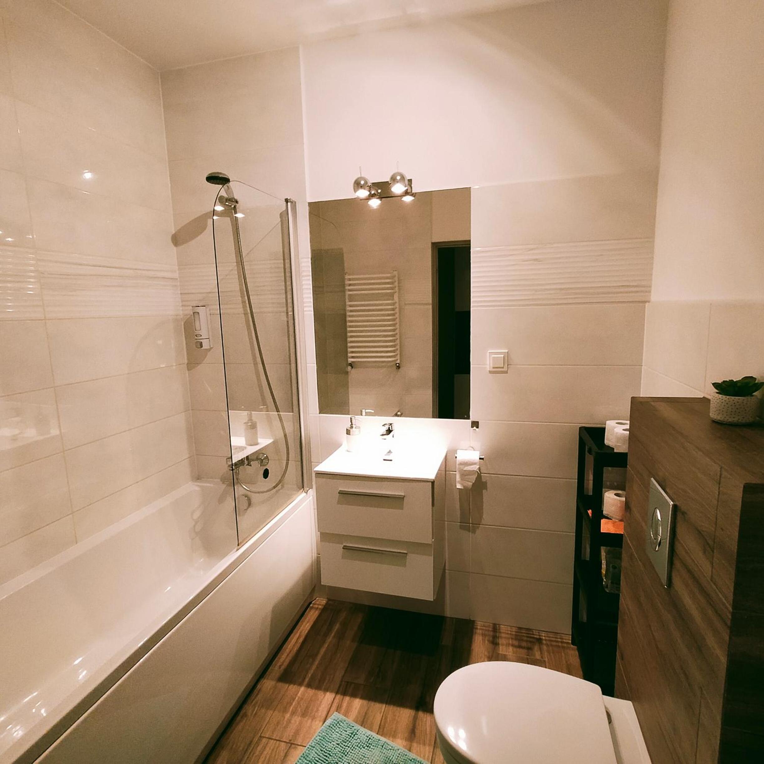 King Suite With Balcony - Photo 9