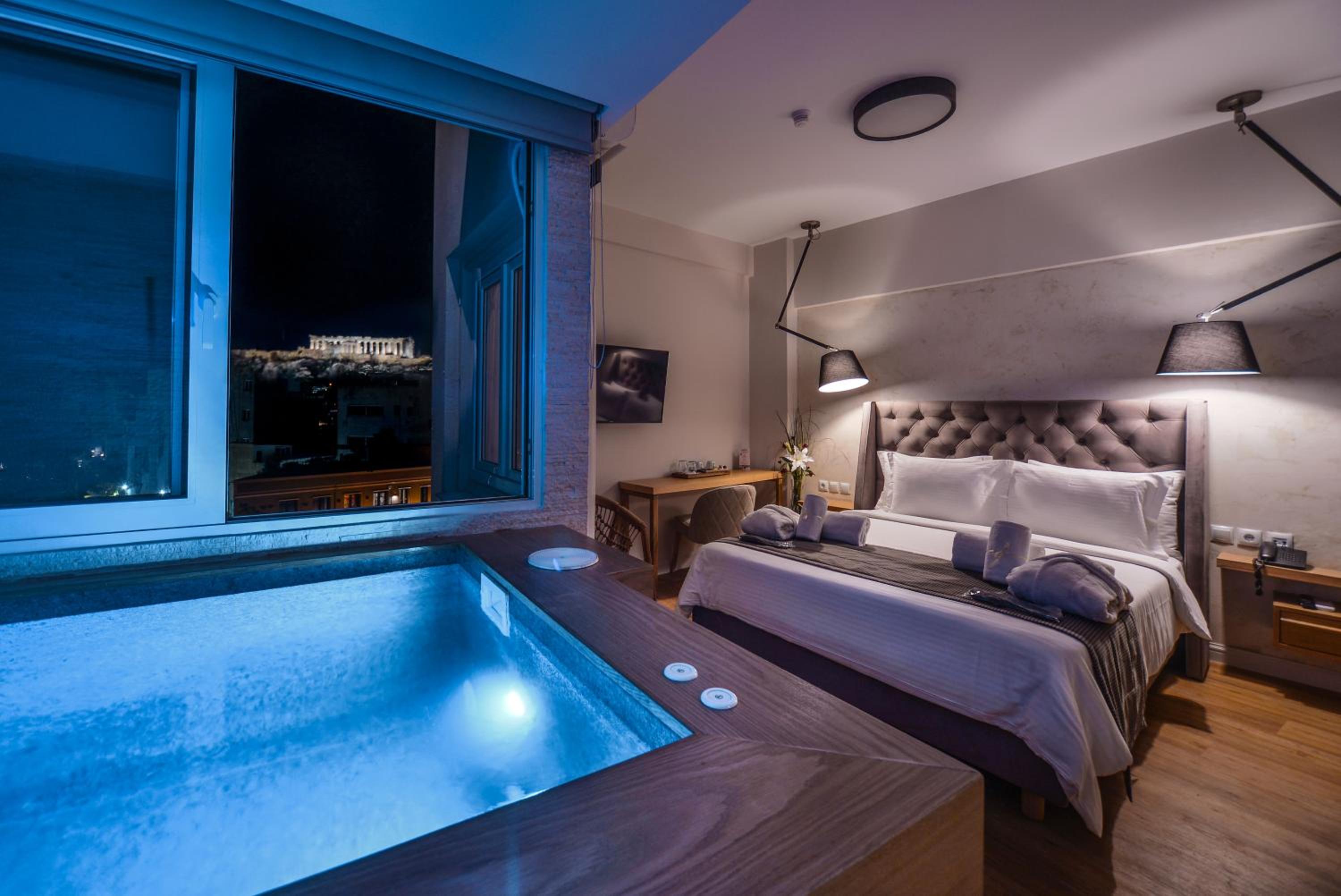 Suite avec Bain à Remous - Vue sur Acropole