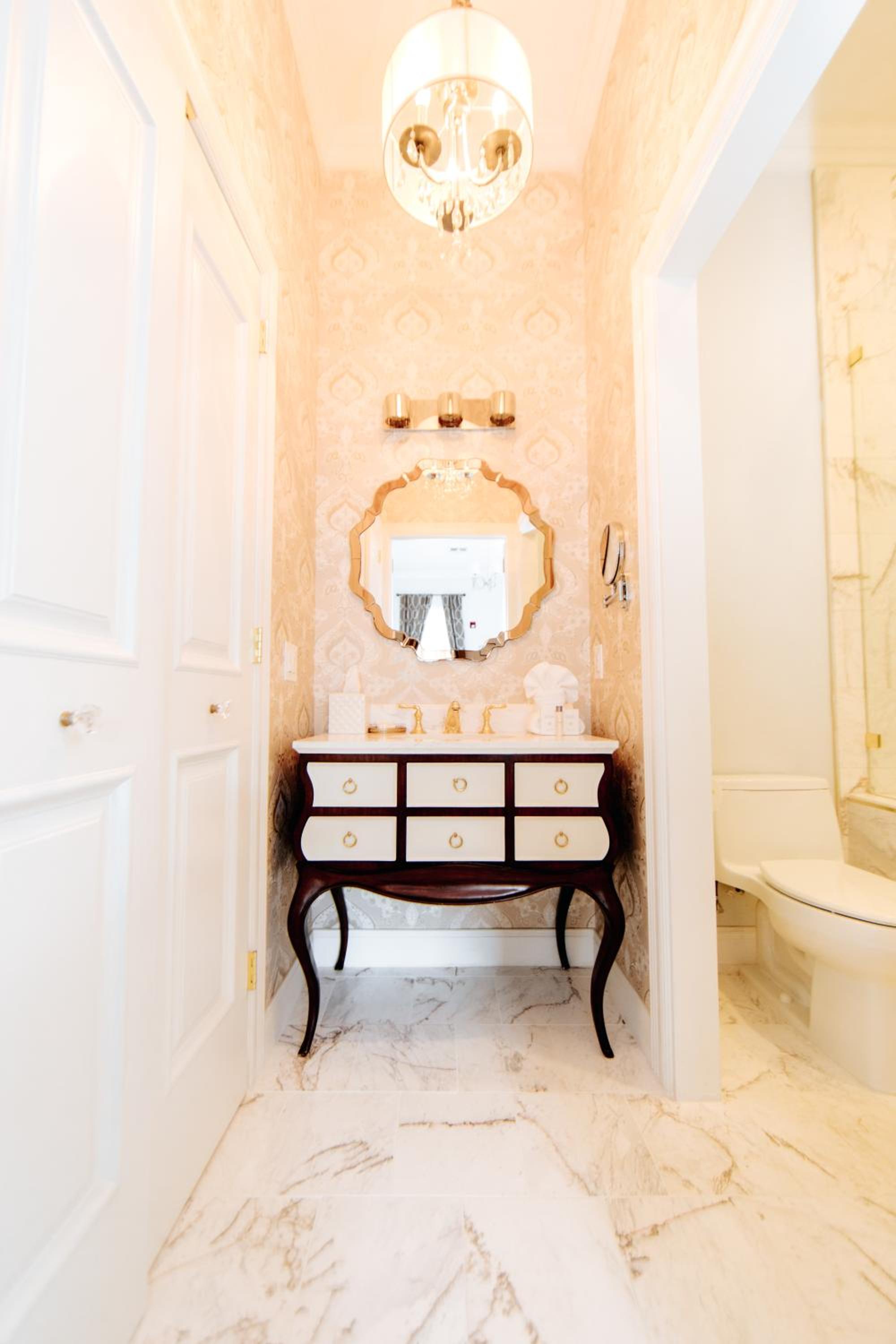 Queen Room photo 3