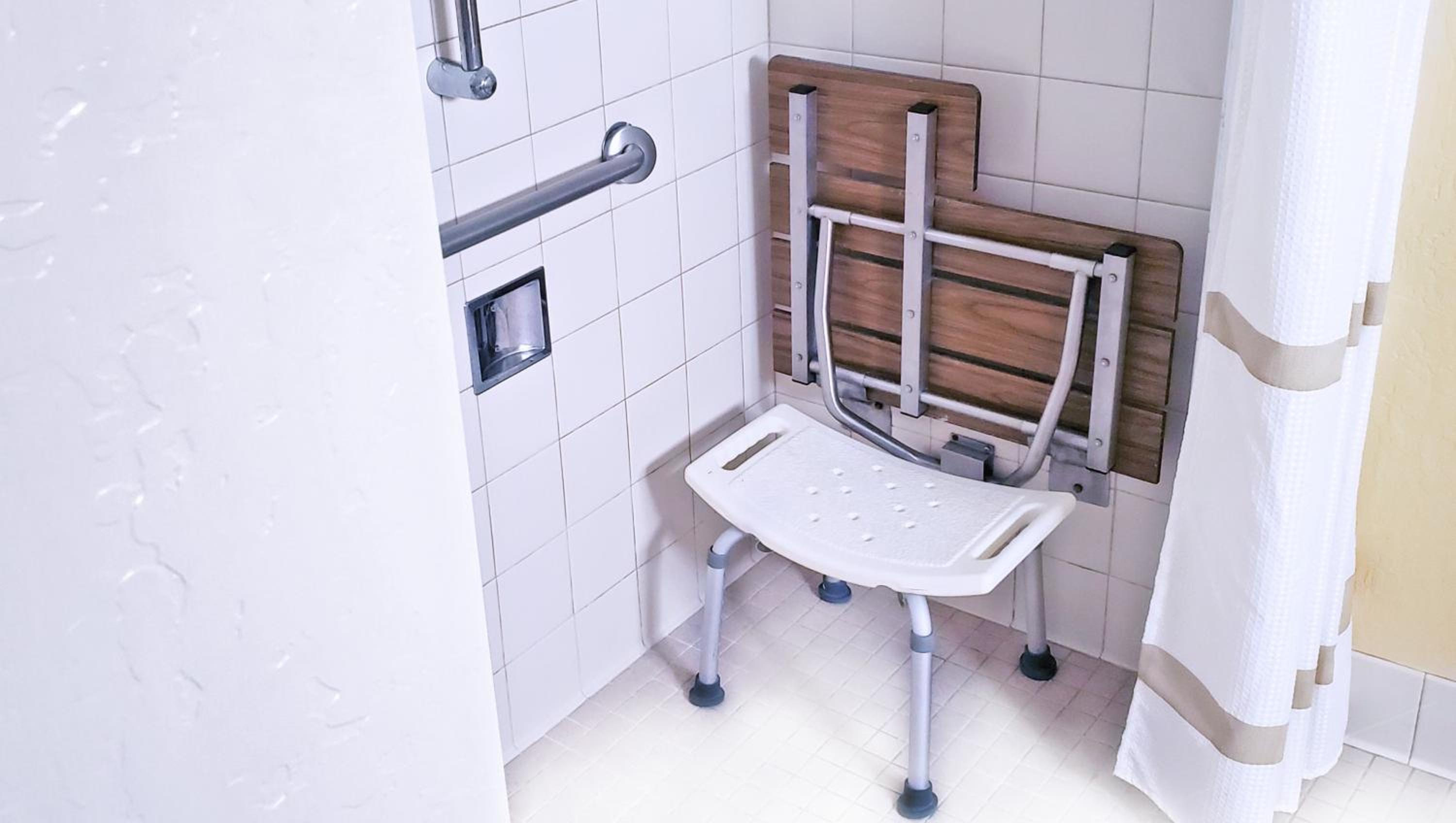 King Room - Disability Access photo 3