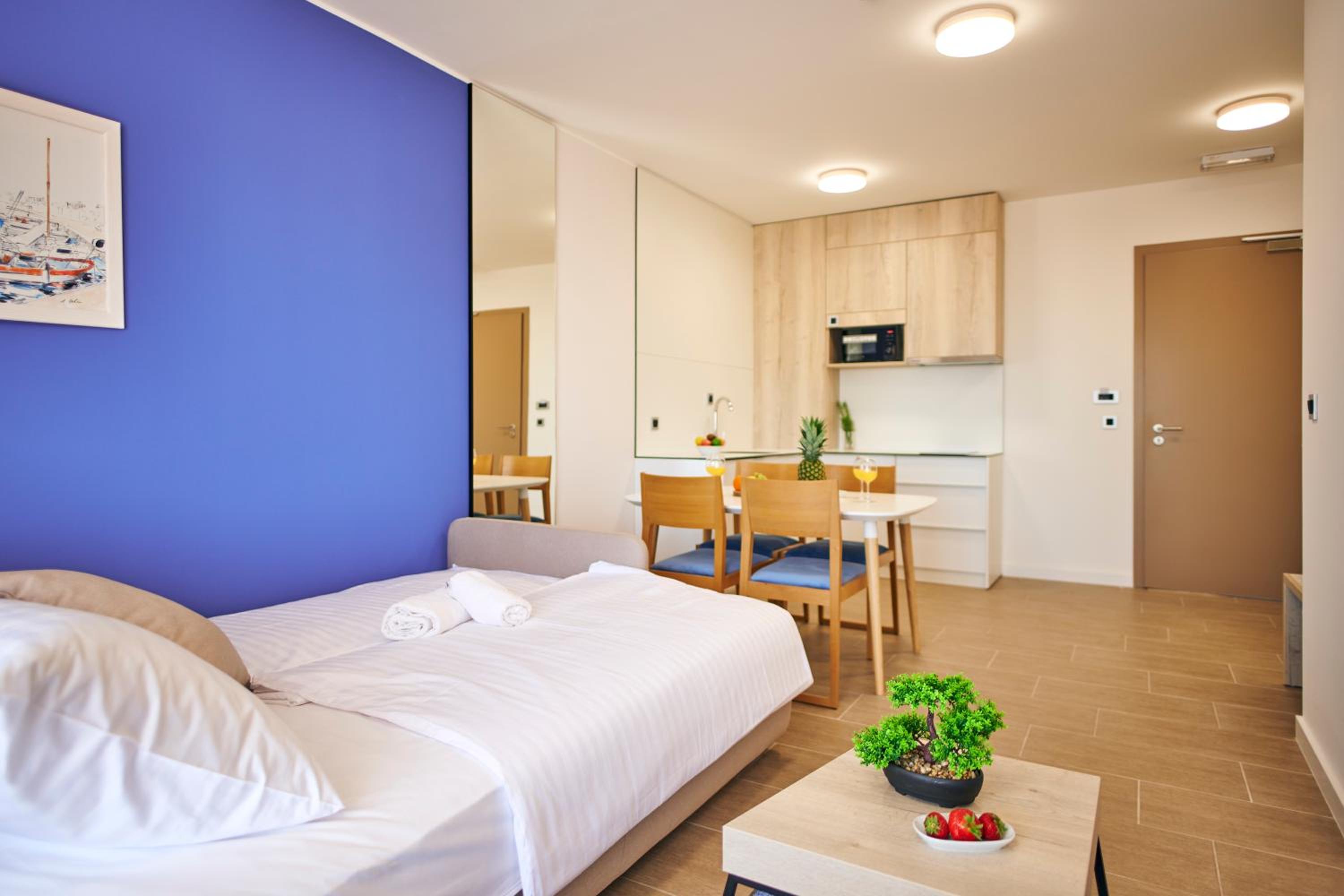 One-Bedroom Apartment with Balcony - Photo 6