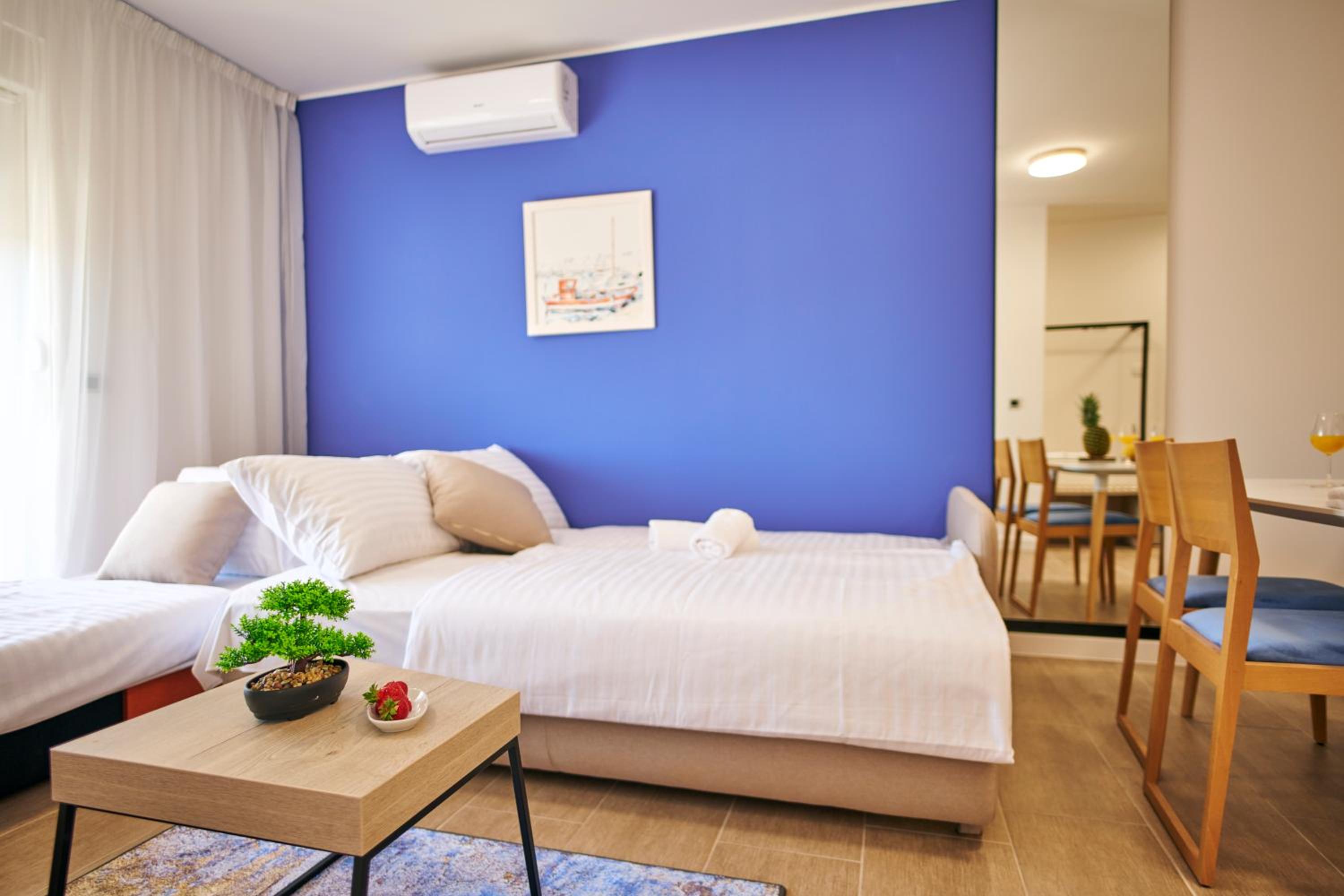 One-Bedroom Apartment with Balcony - Photo 7