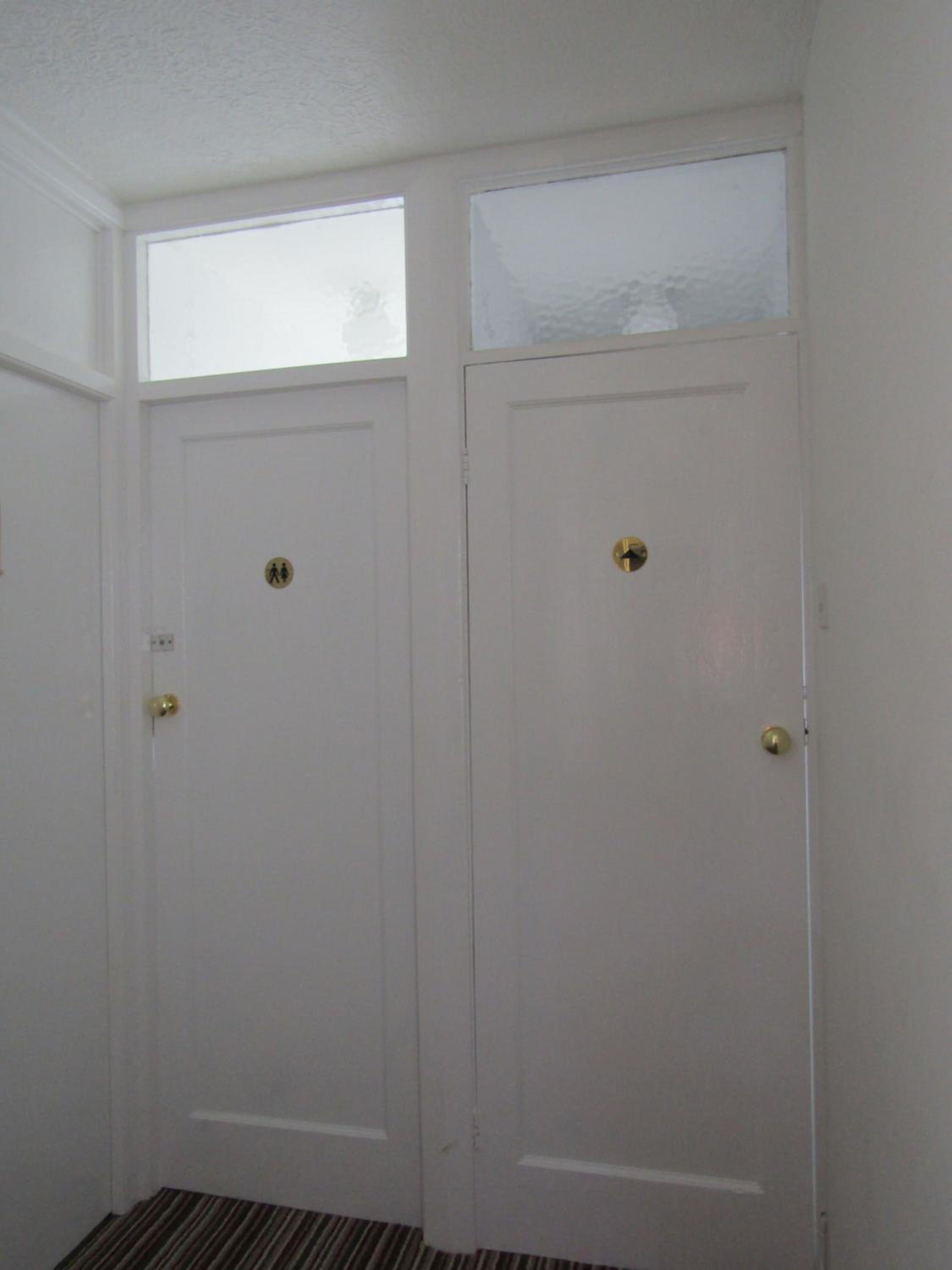 Single Room with Shared Shower and Toilet photo 2