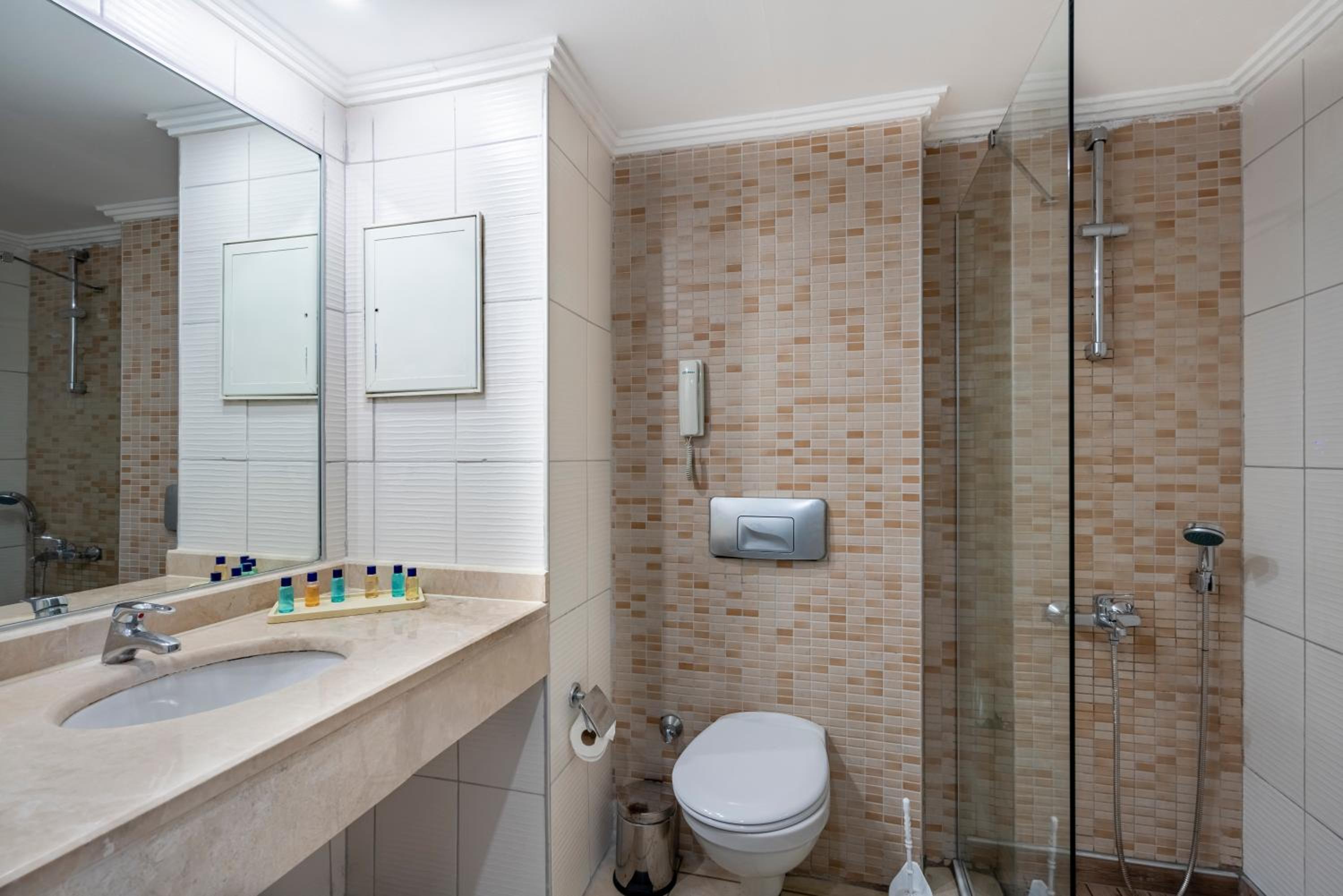 Standard Double or Twin Room photo 3