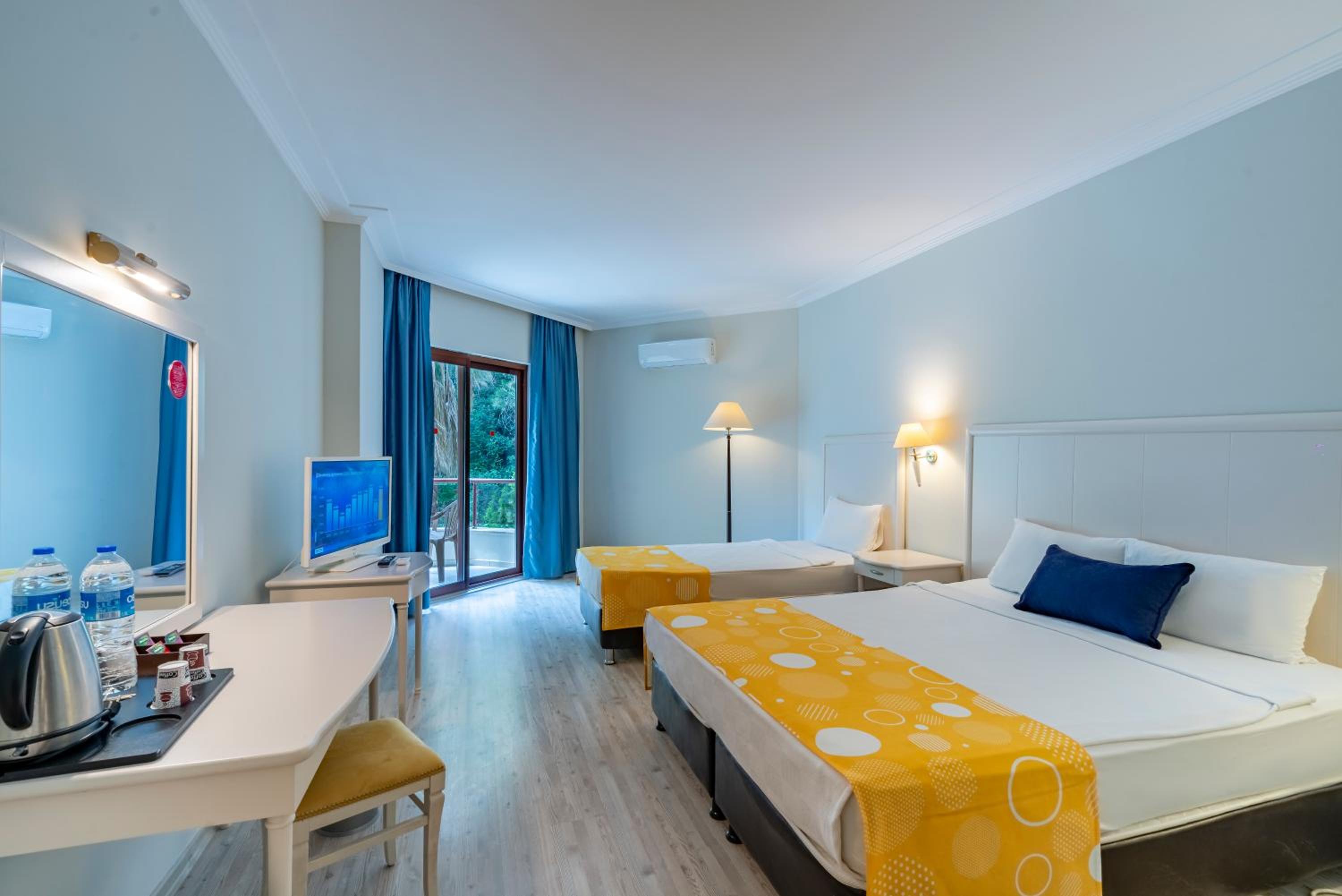 Standard Double or Twin Room photo 1