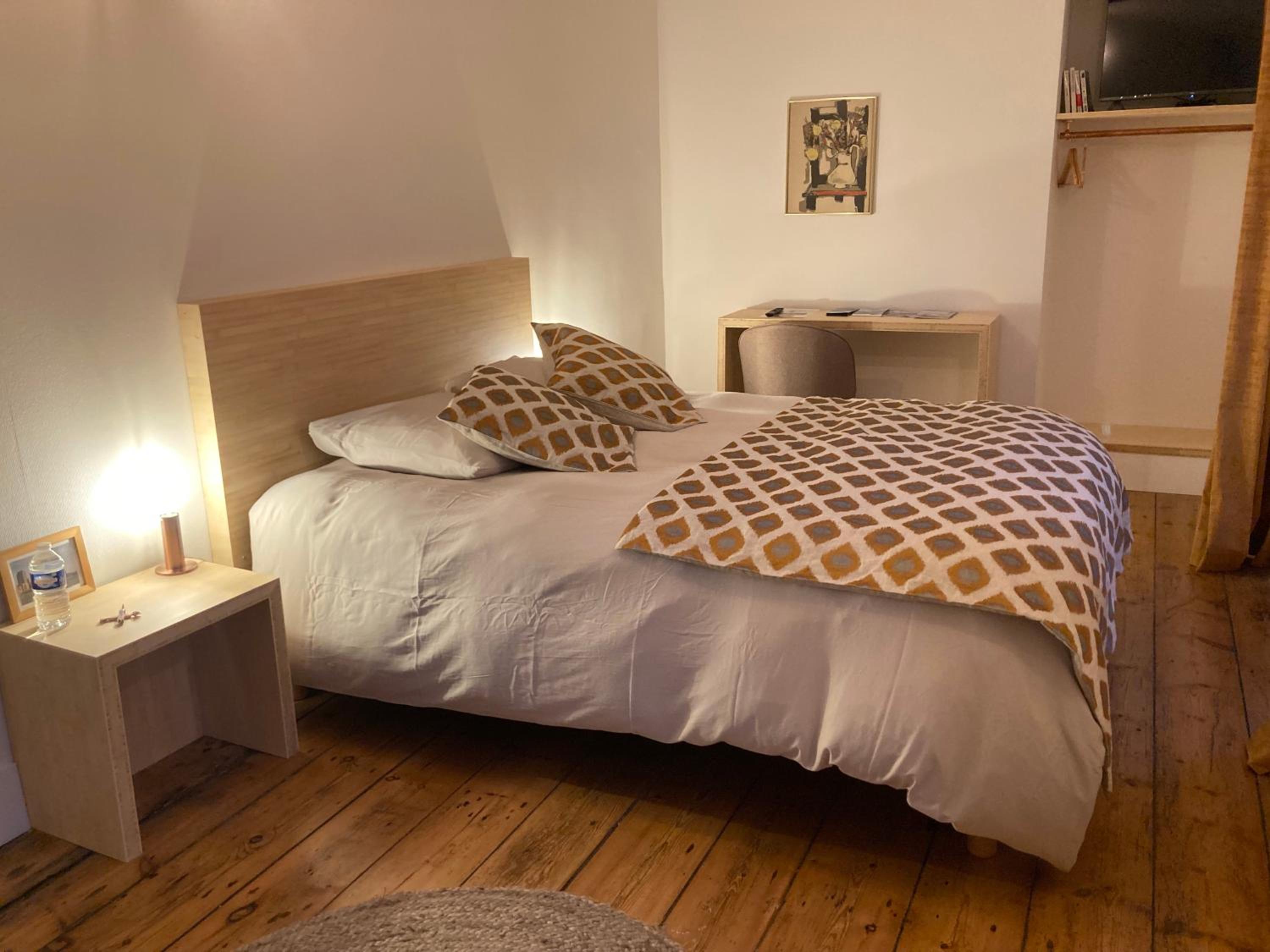 Double Room with Private Bathroom - Photo 2