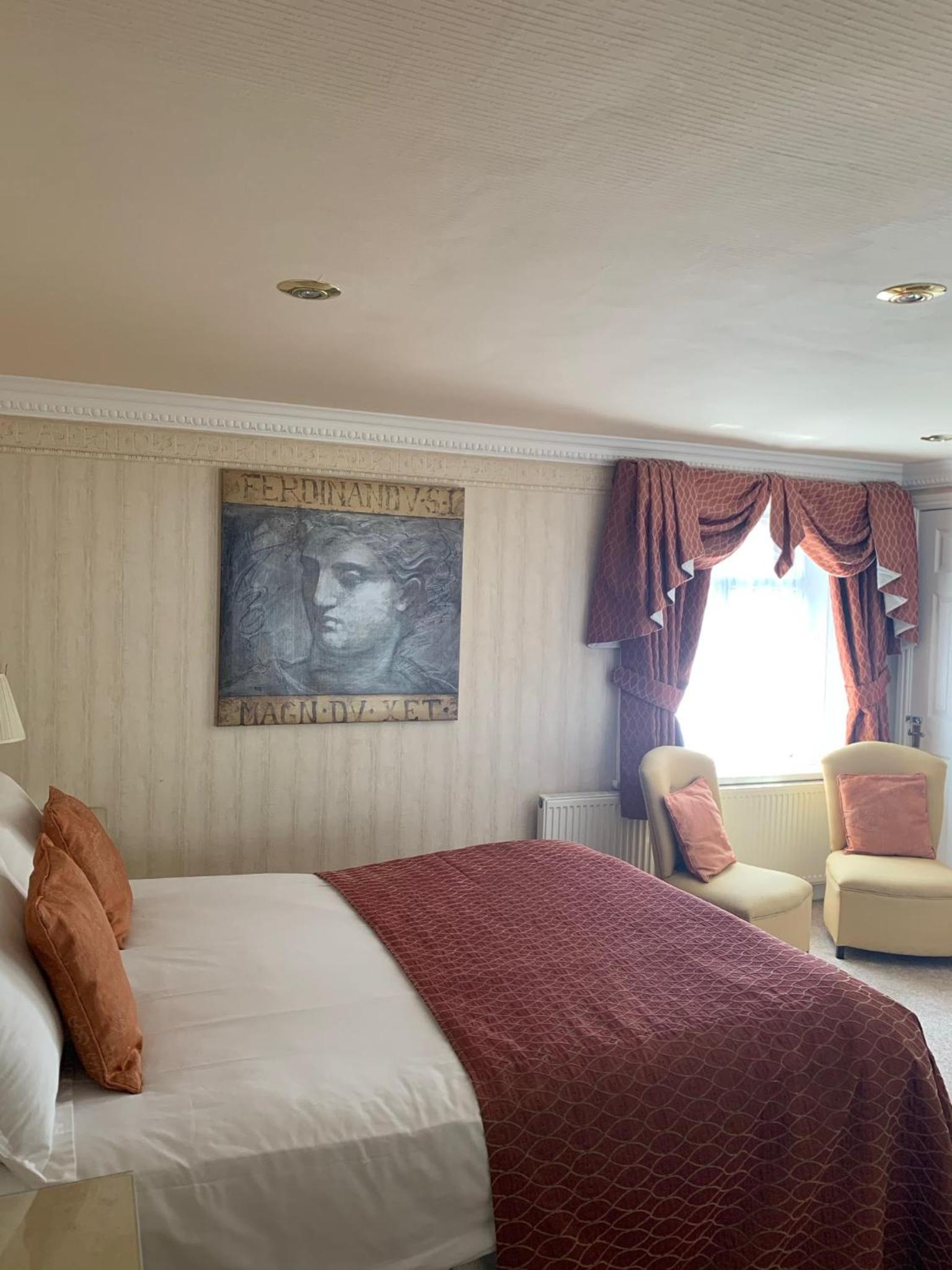 Superior King Room - Photo 10