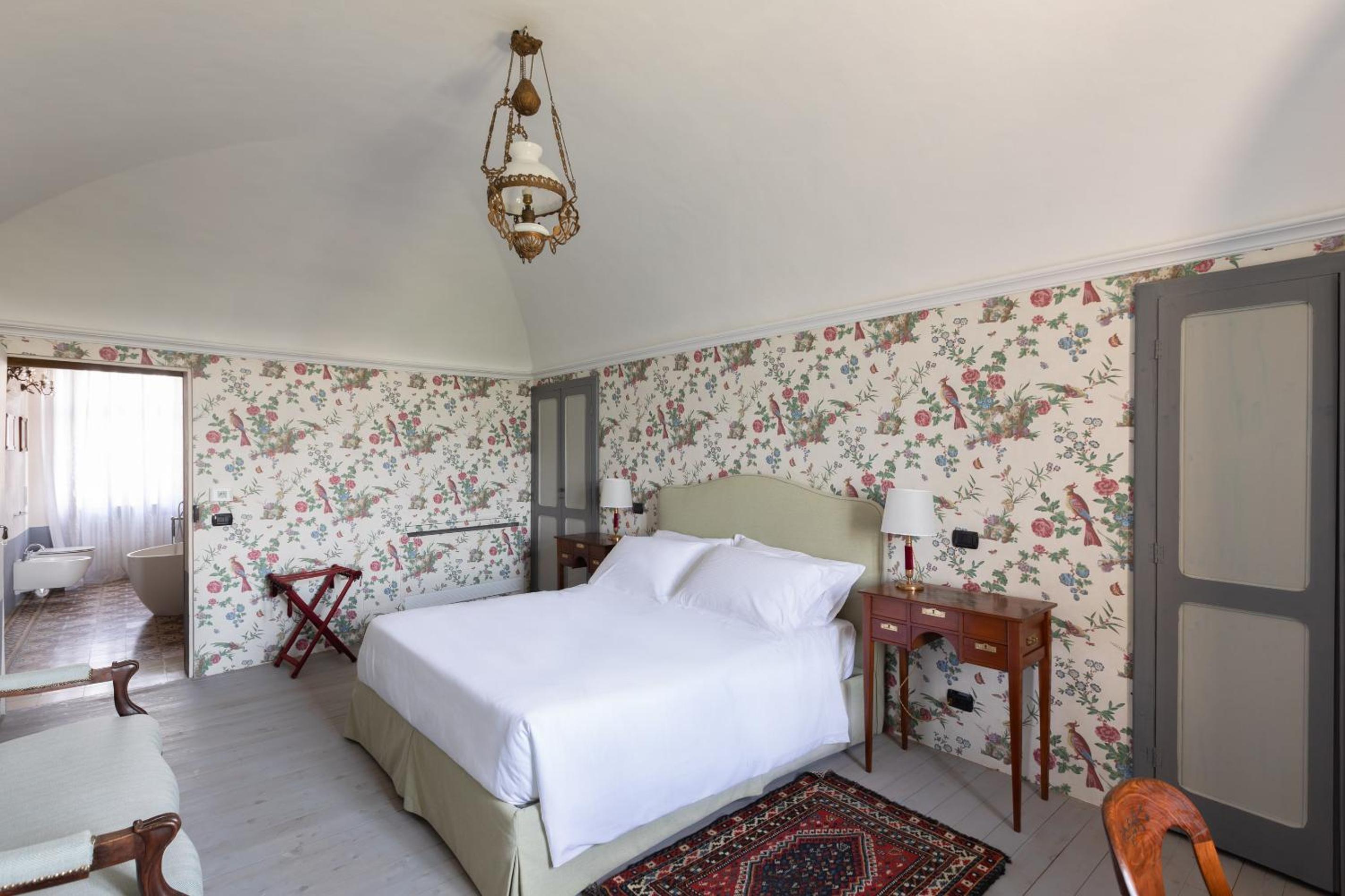 Deluxe Double Room With Bath