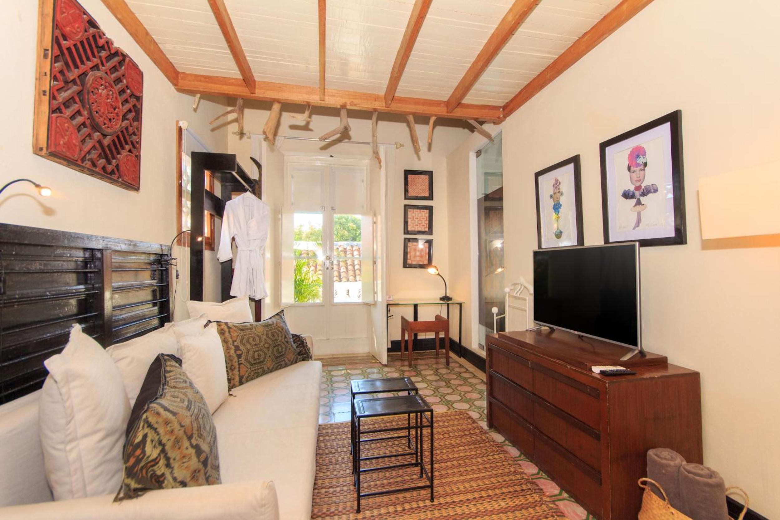 Suite - Photo 6
