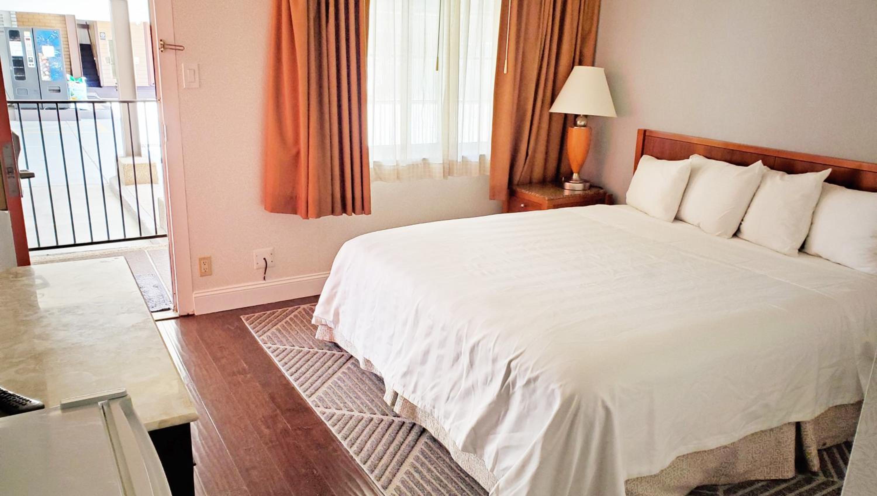 King Room - Disability Access photo 1