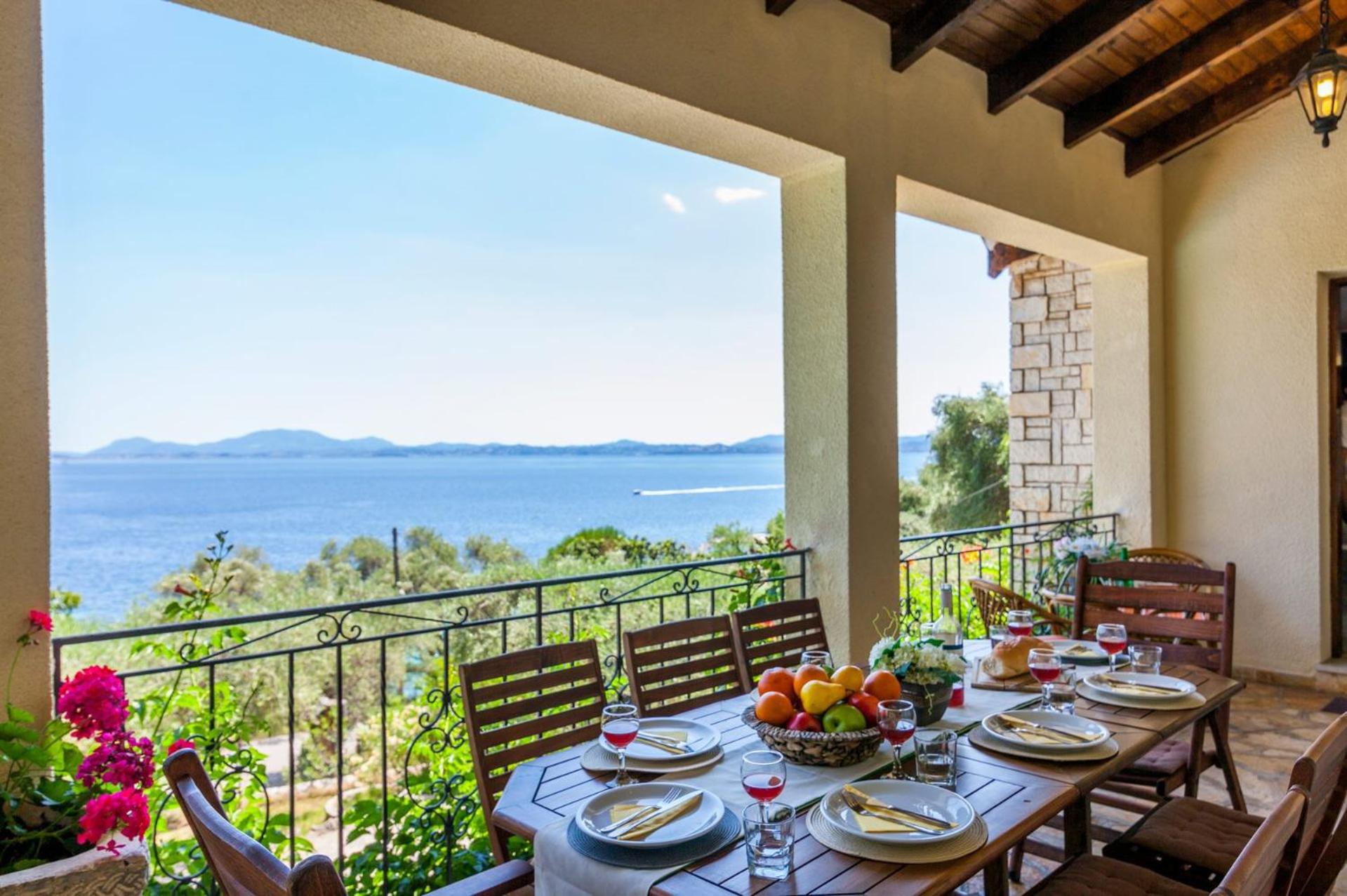 Villa photo 2