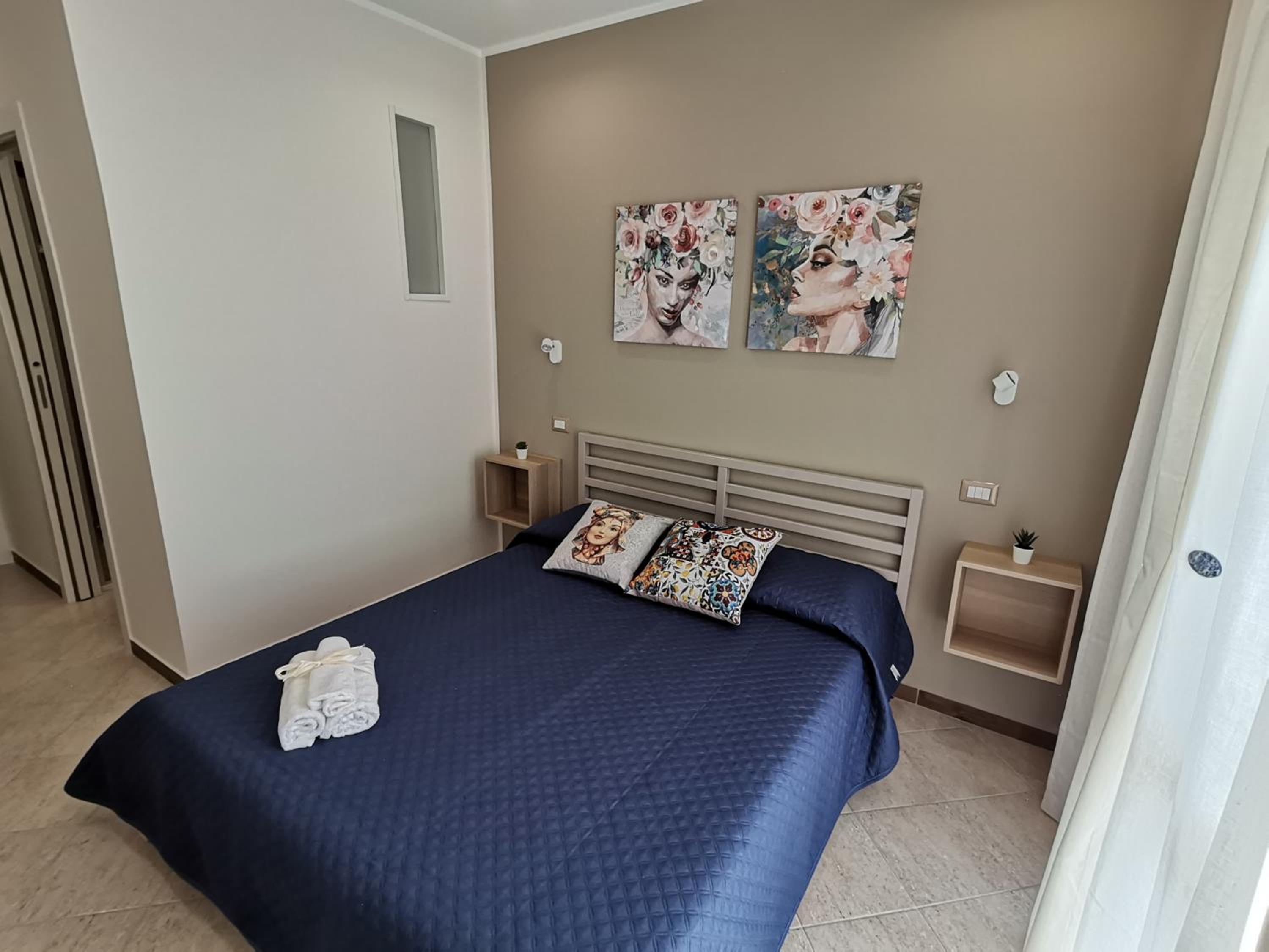 Double Room with Balcony and Sea View - Photo 3