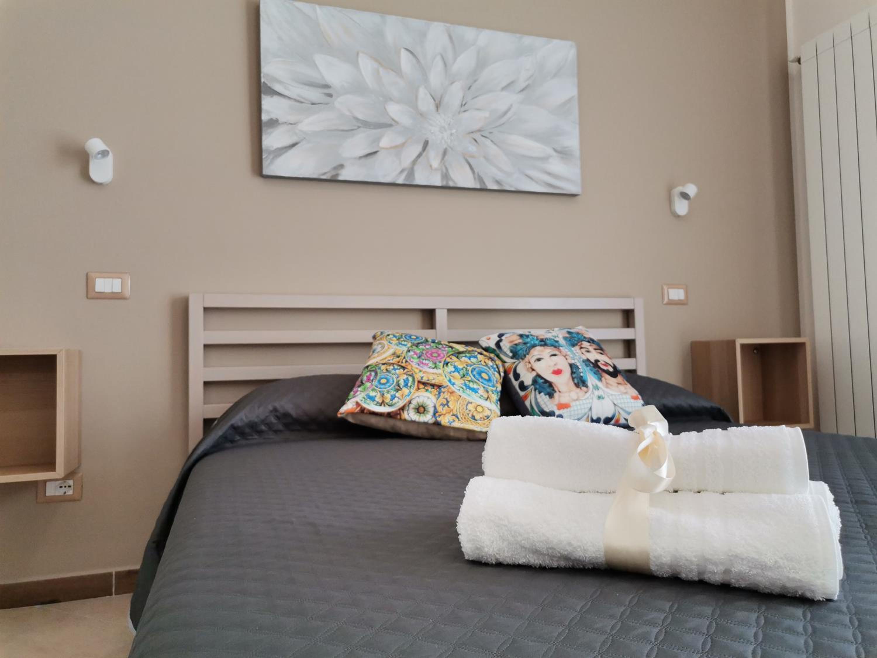Double Room with Balcony (2 Adults + 1 Child) - Photo 1