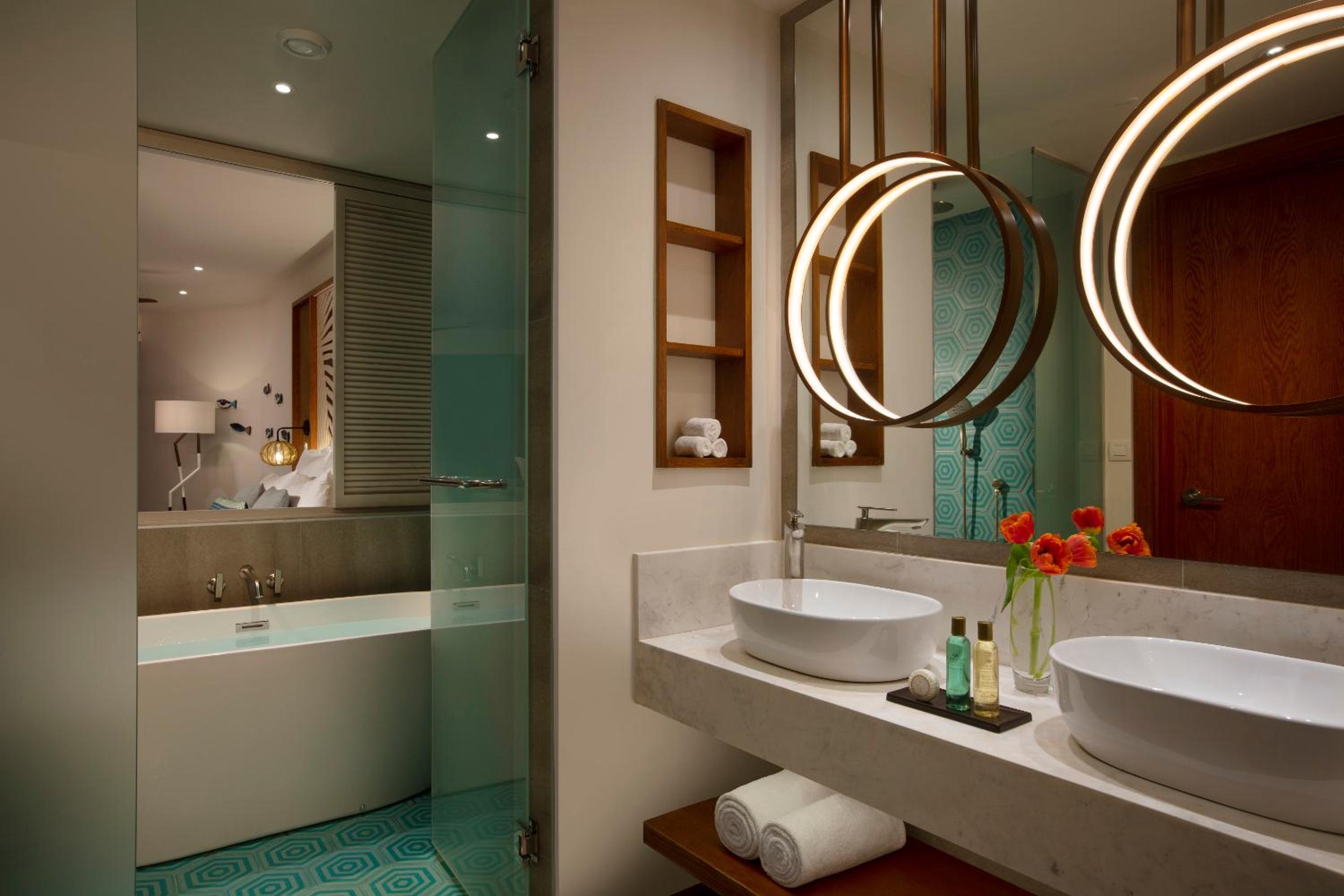 Junior Suite Tropical View King - Photo 3