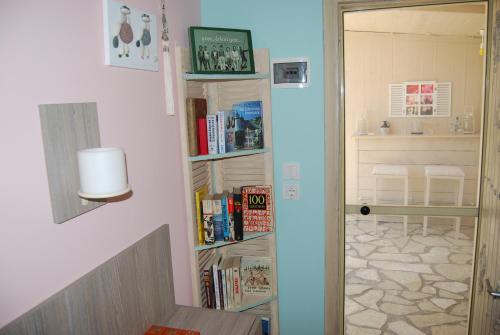 Double Room - Photo 9